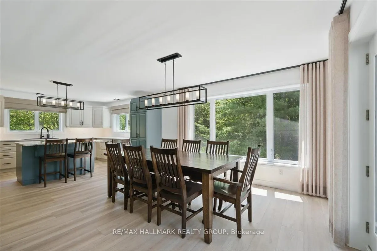 1720 Des Pins Road