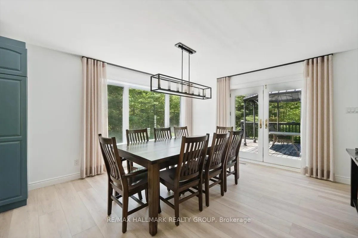 1720 Des Pins Road