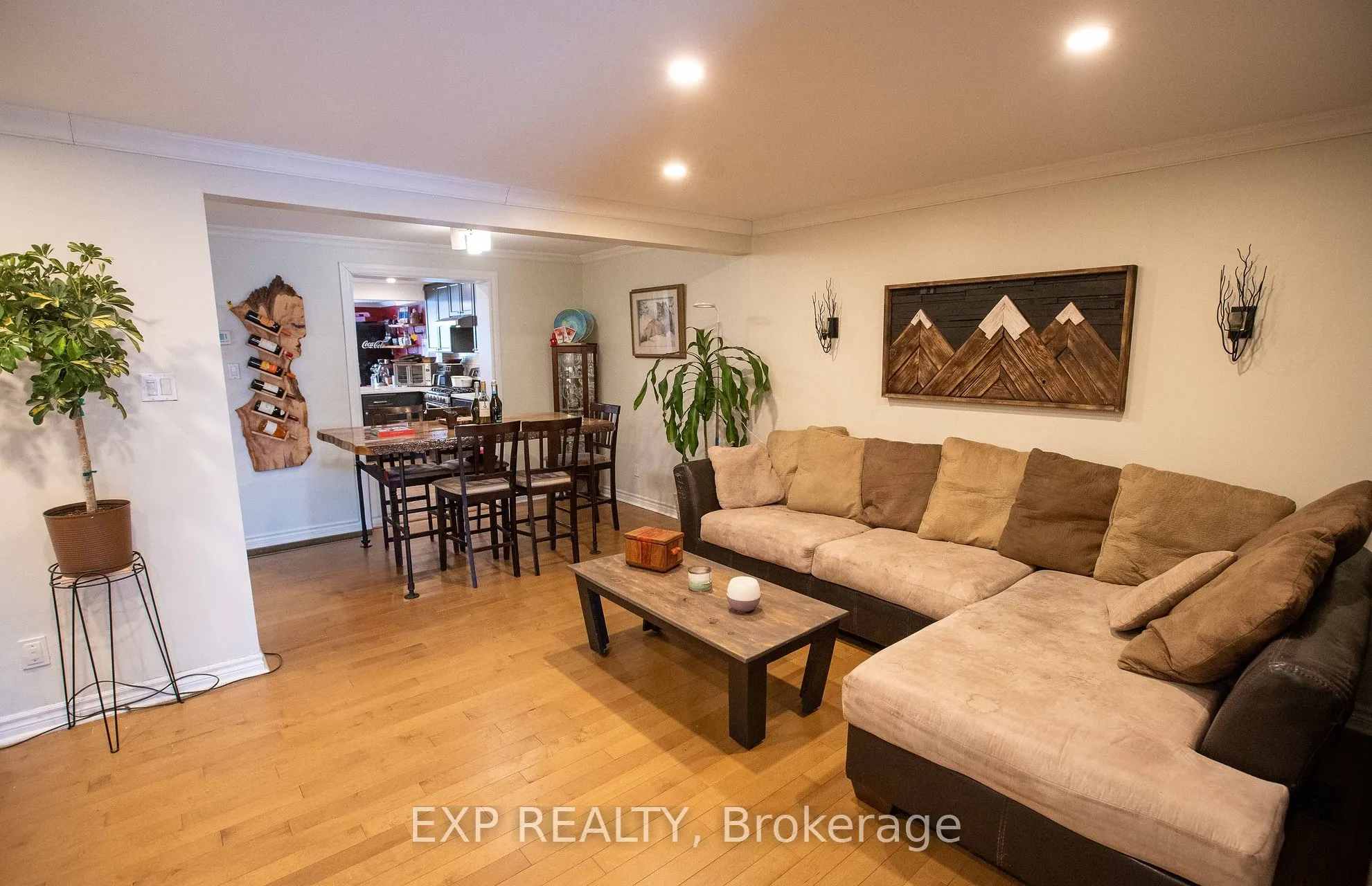 1108 Grenoble Crescent
