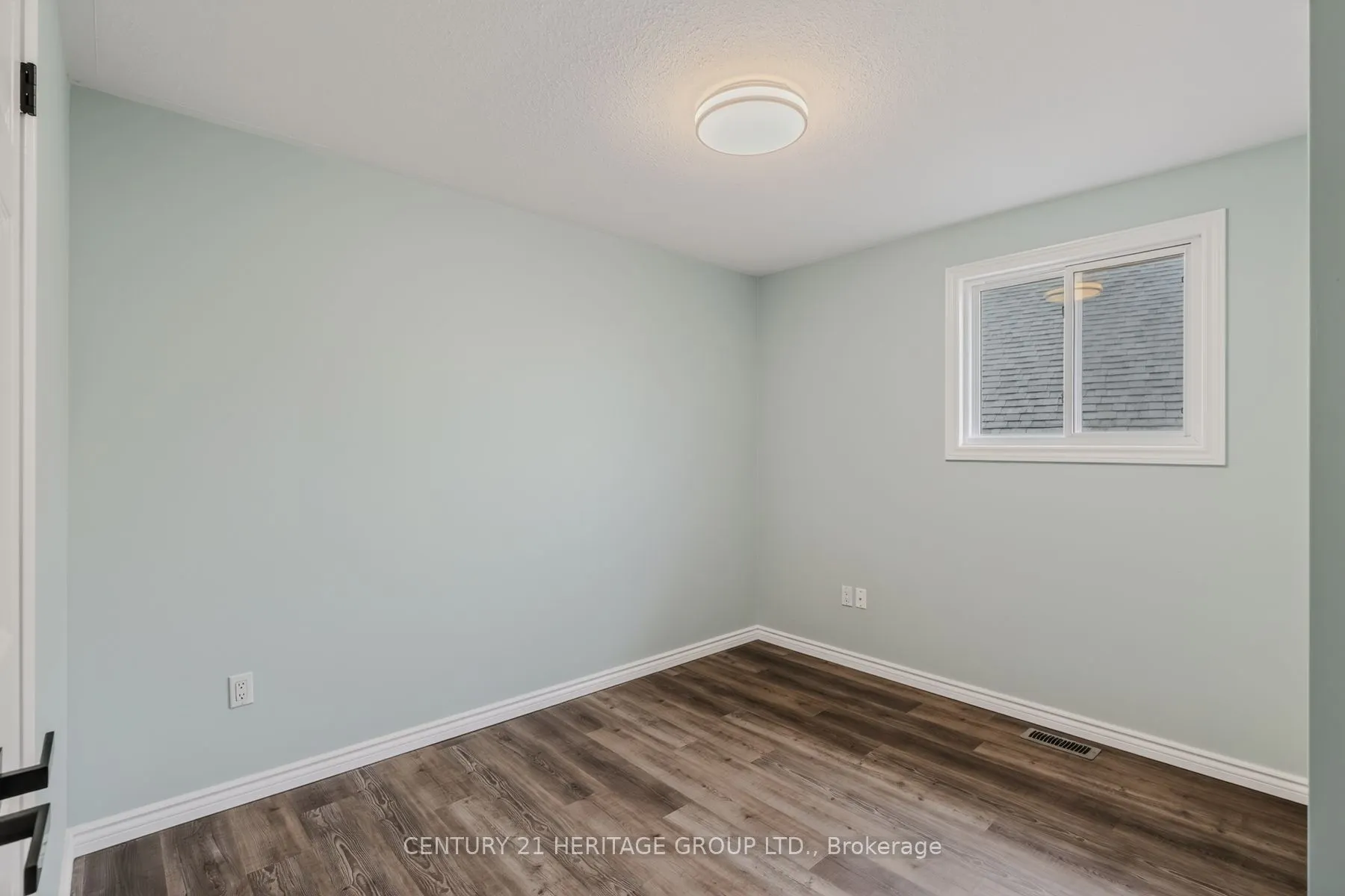 4 Dowden Avenue