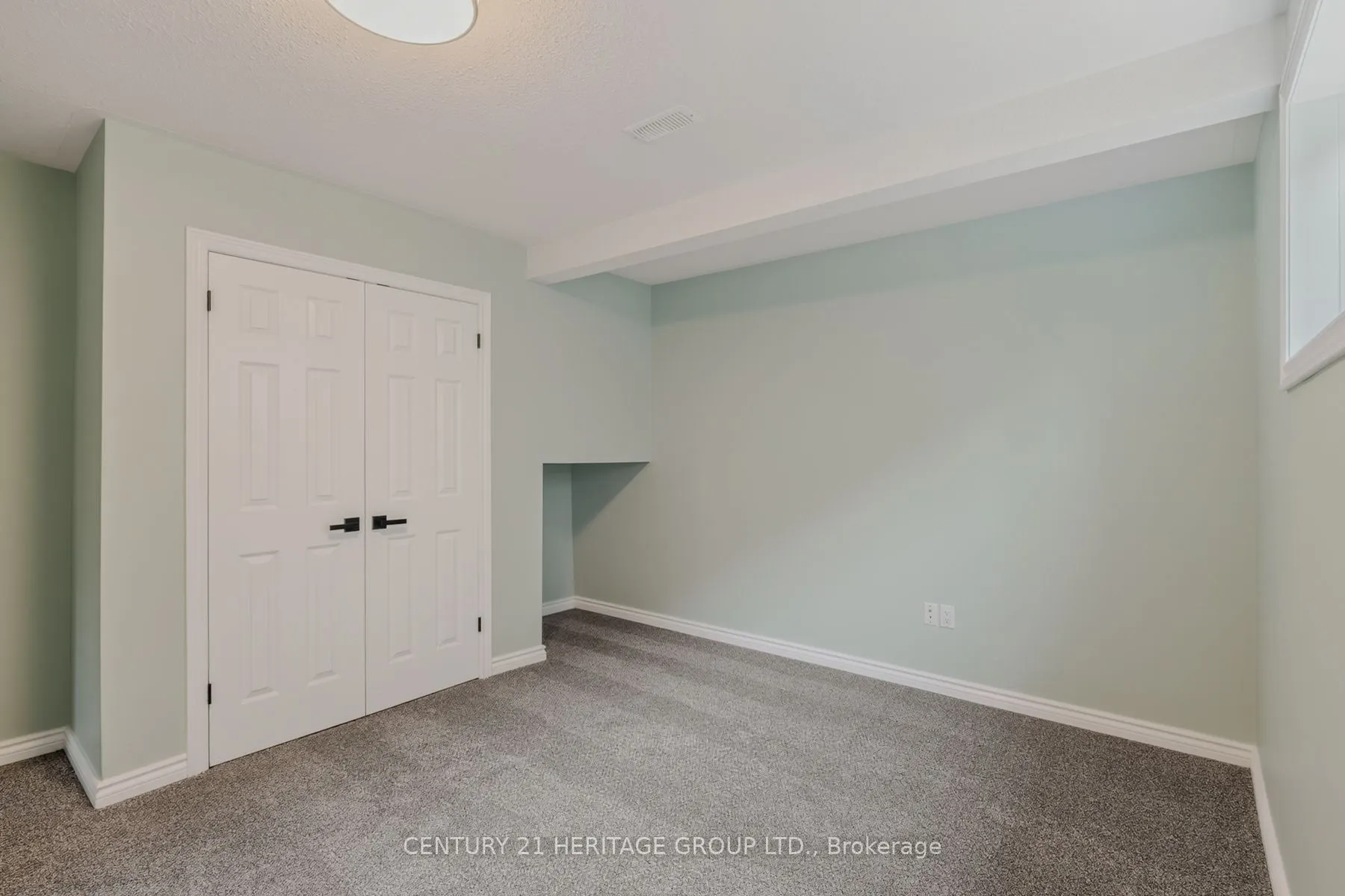 4 Dowden Avenue
