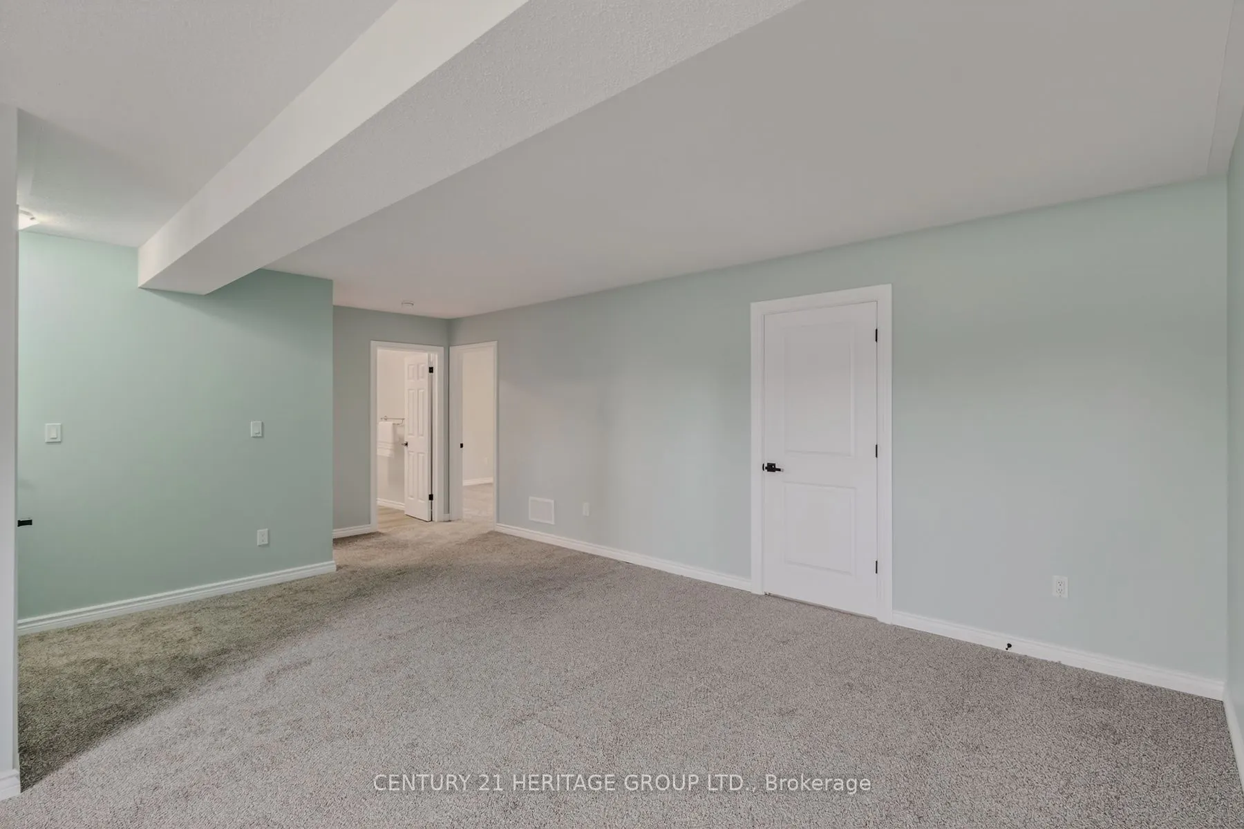 4 Dowden Avenue