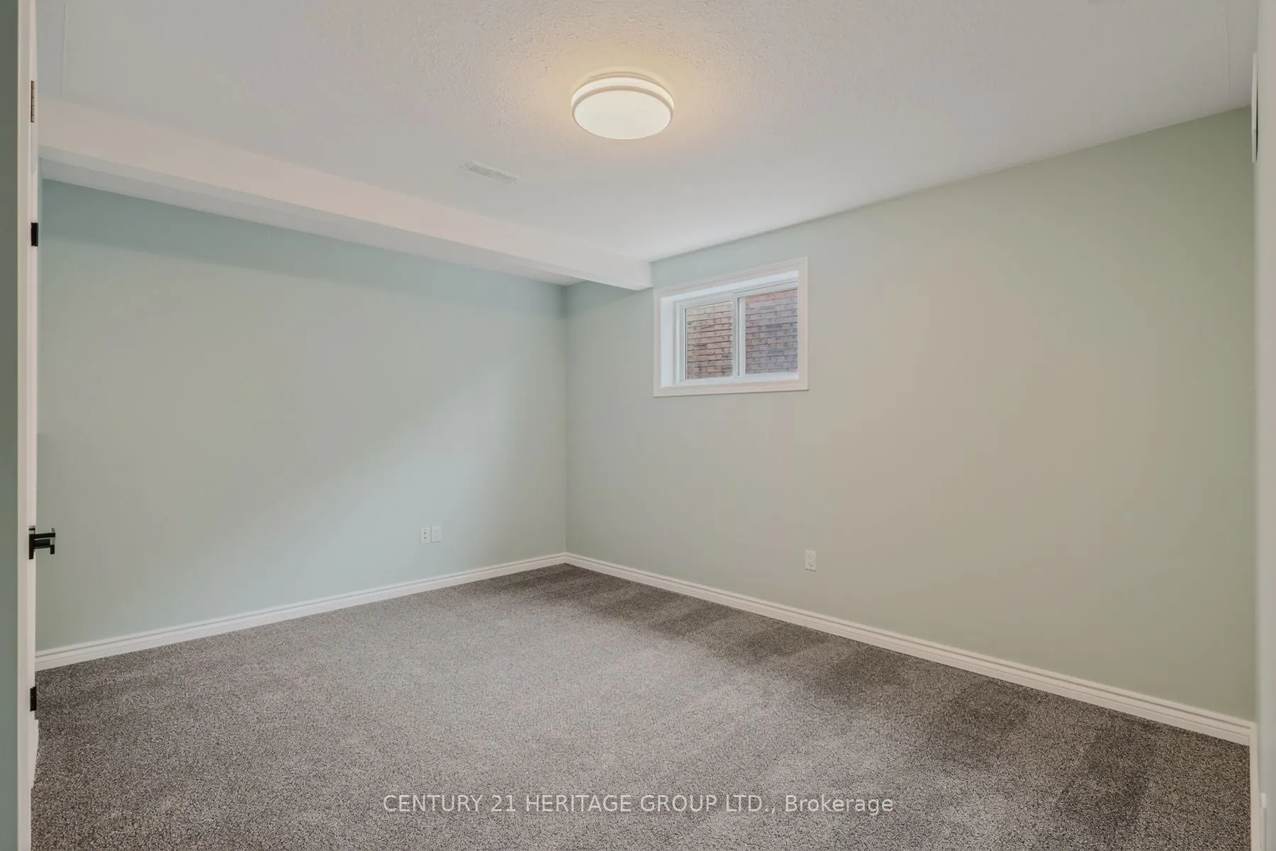 4 Dowden Avenue