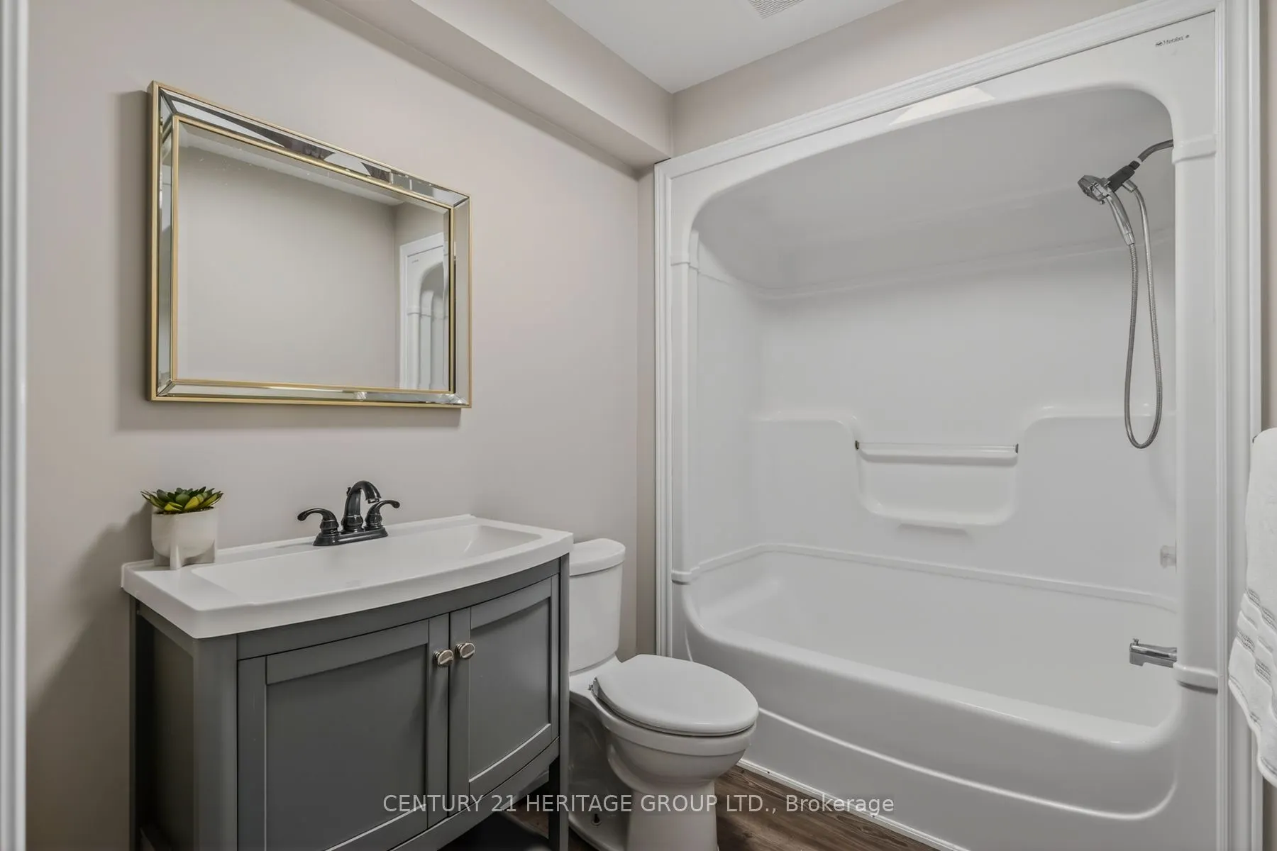 4 Dowden Avenue
