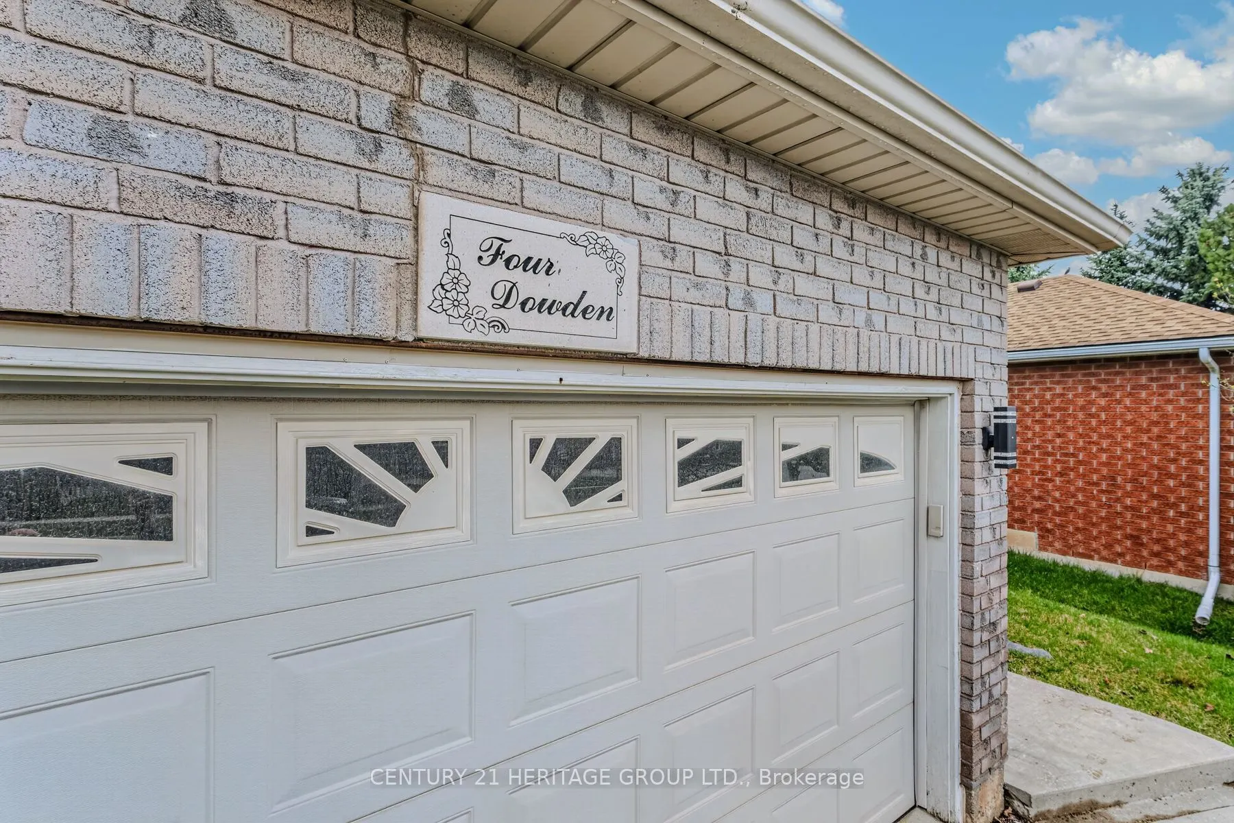 4 Dowden Avenue