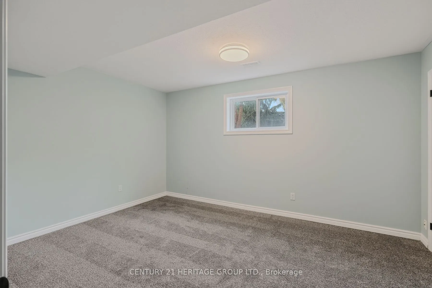 4 Dowden Avenue