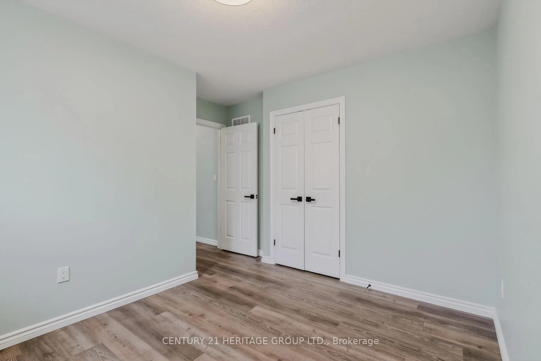 4 Dowden Avenue
