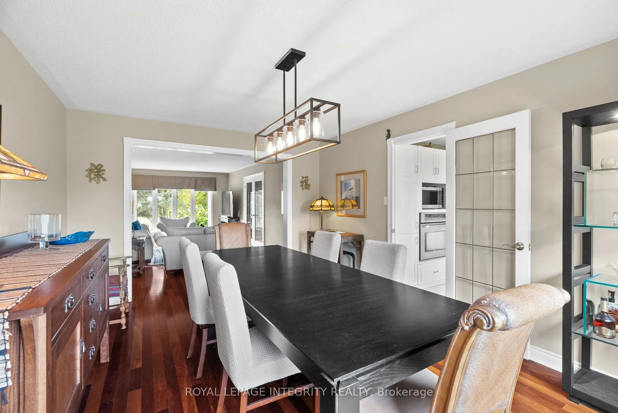 6 Marchbrook Circle