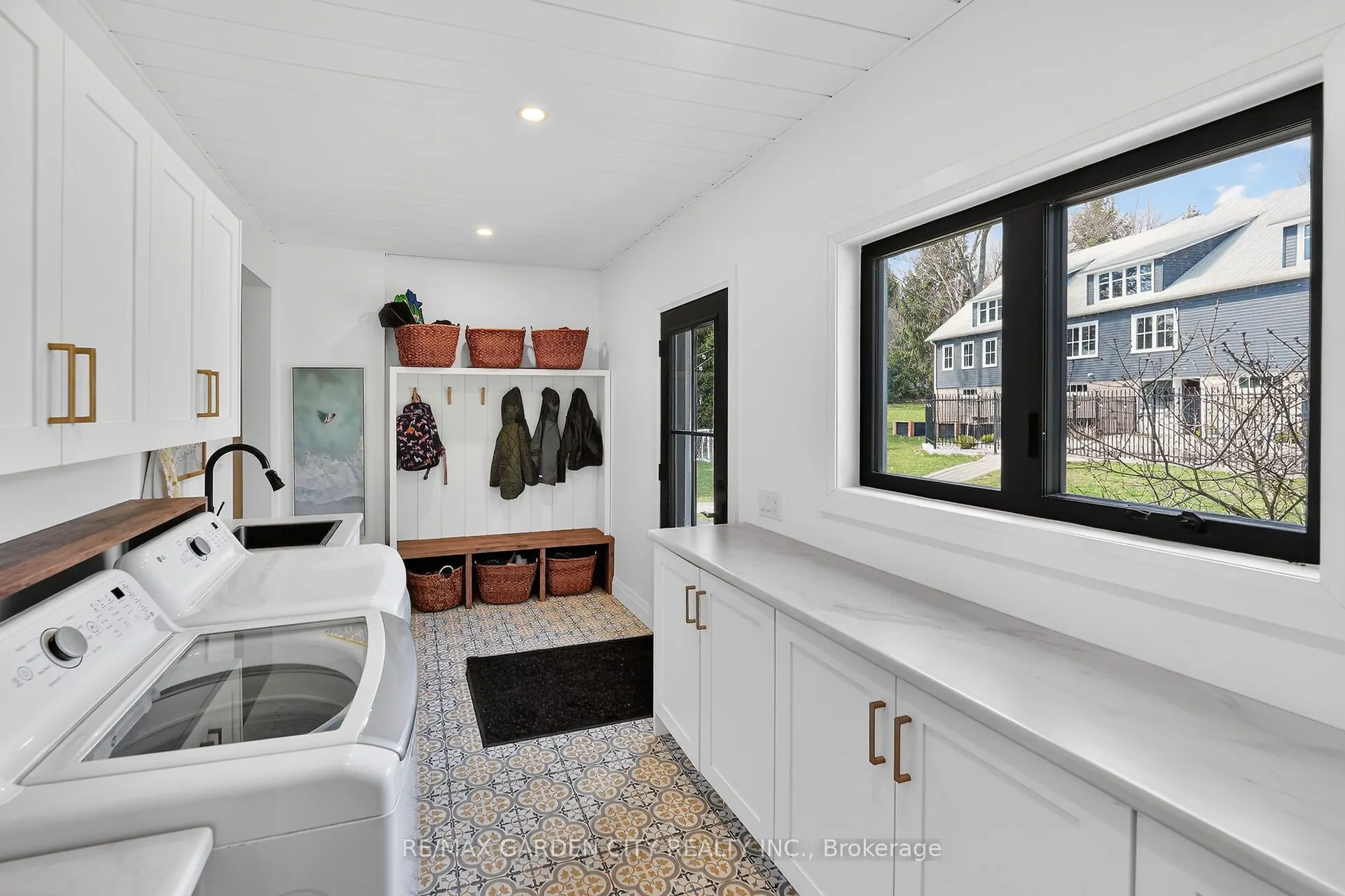 377 Canboro Road