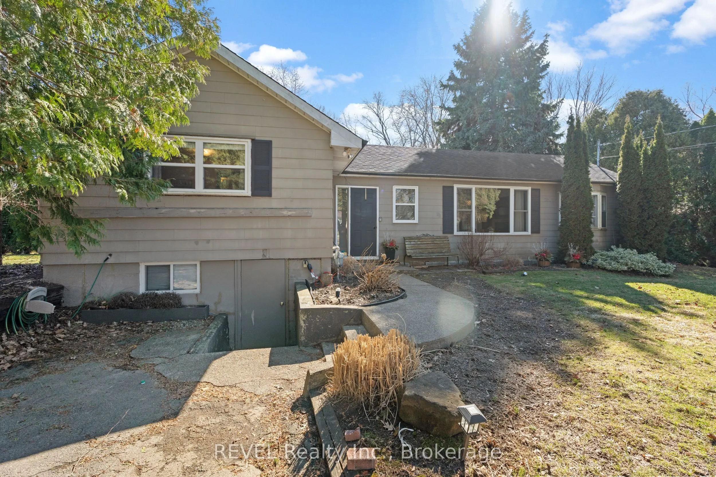 639 Penner Street