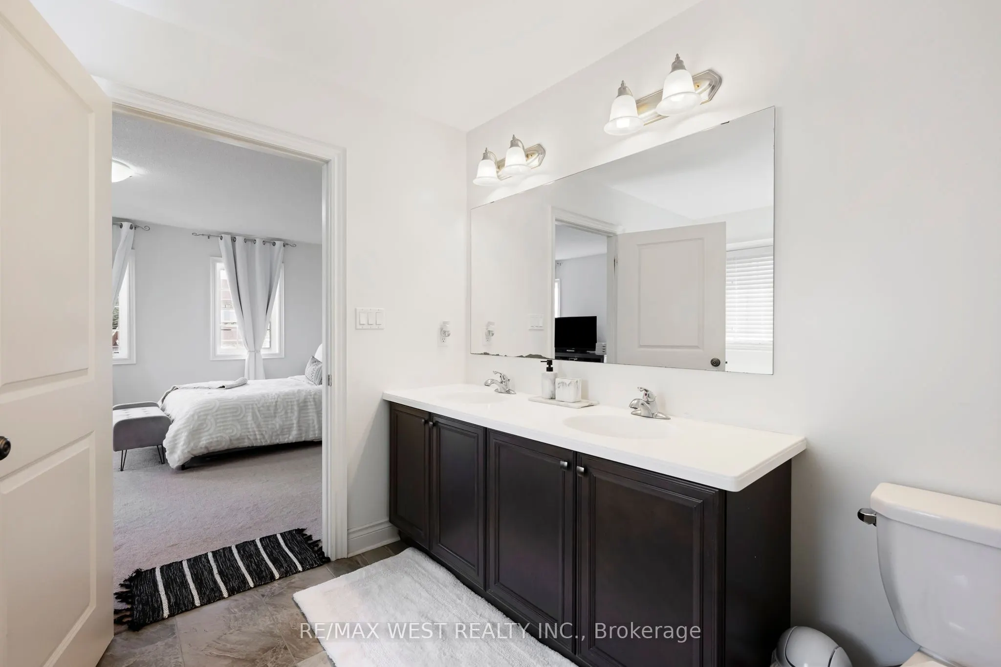 10 Stonegate Avenue