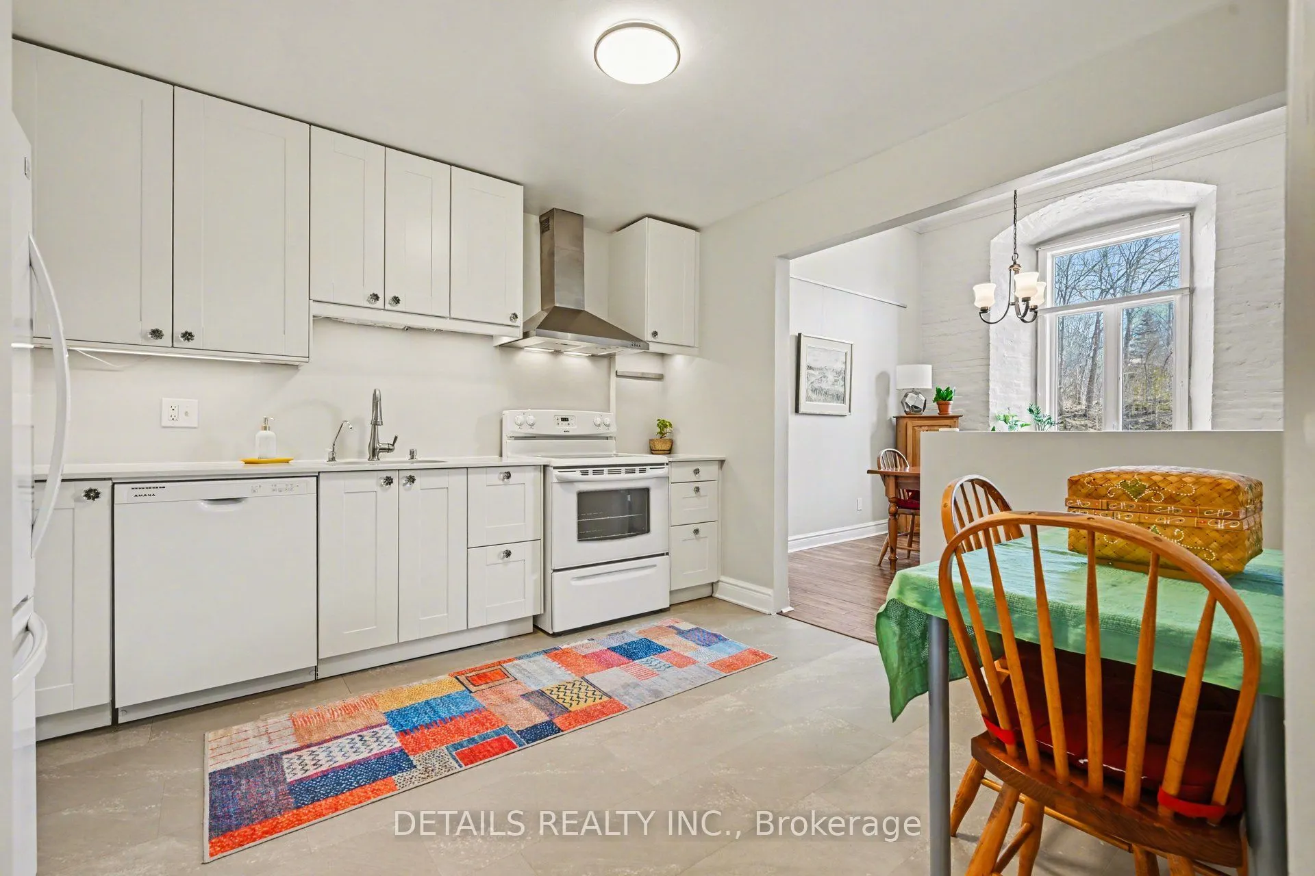 1 Rosamond Street E #311