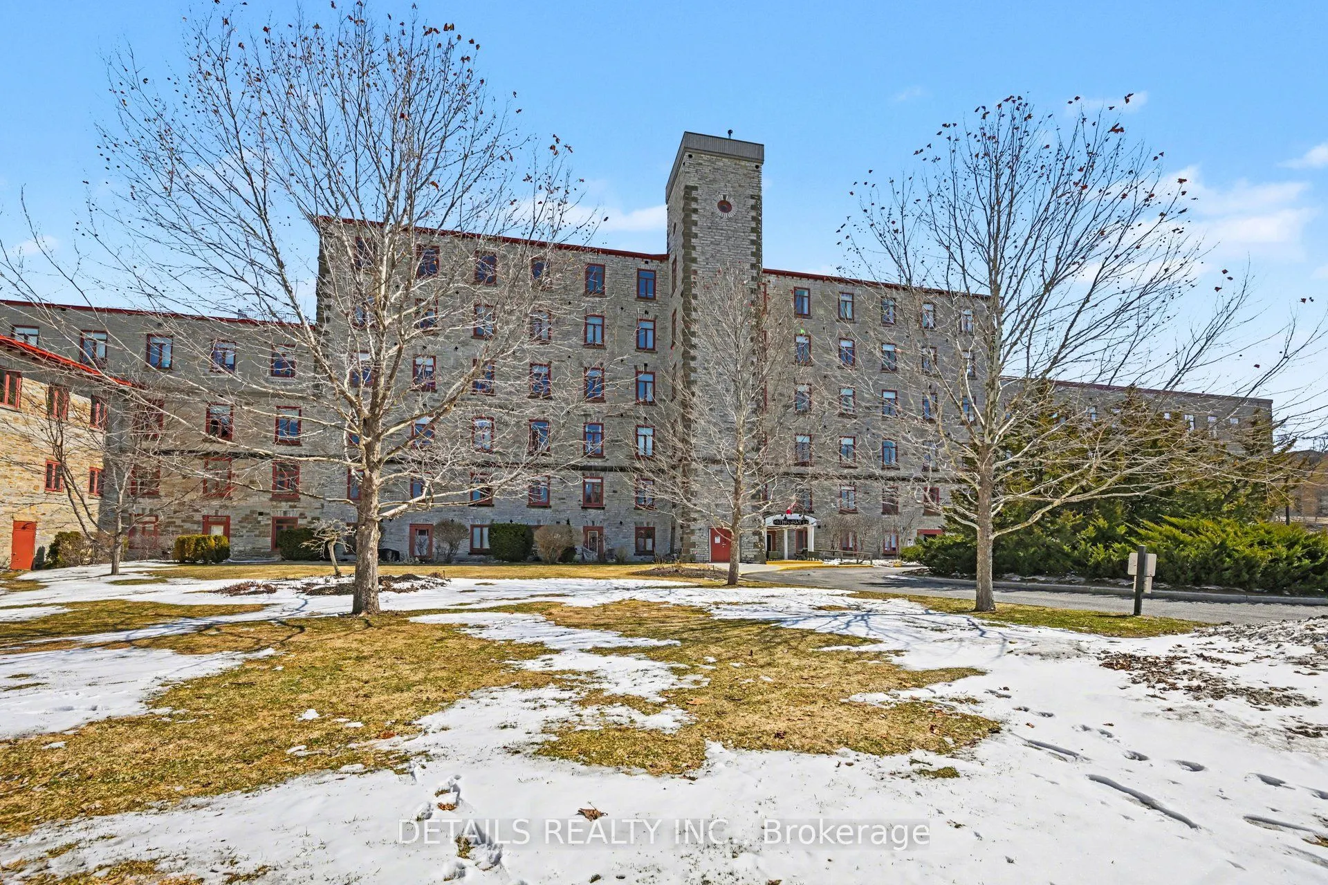 1 Rosamond Street E #311