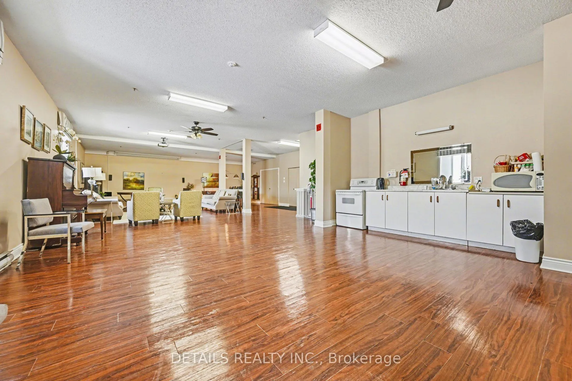 1 Rosamond Street E #311