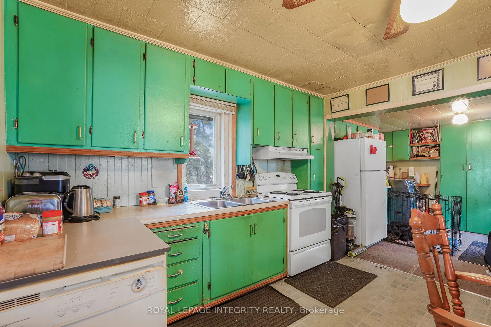 259 Bishop Street N