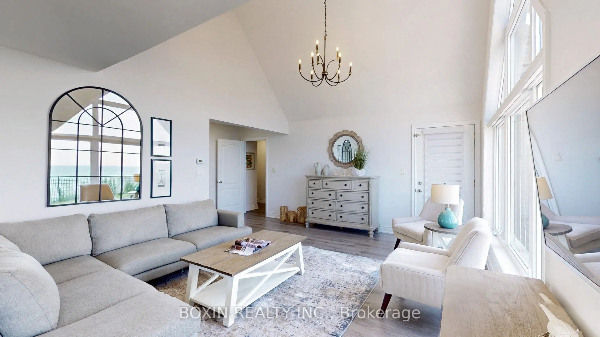 4845 North Service Road