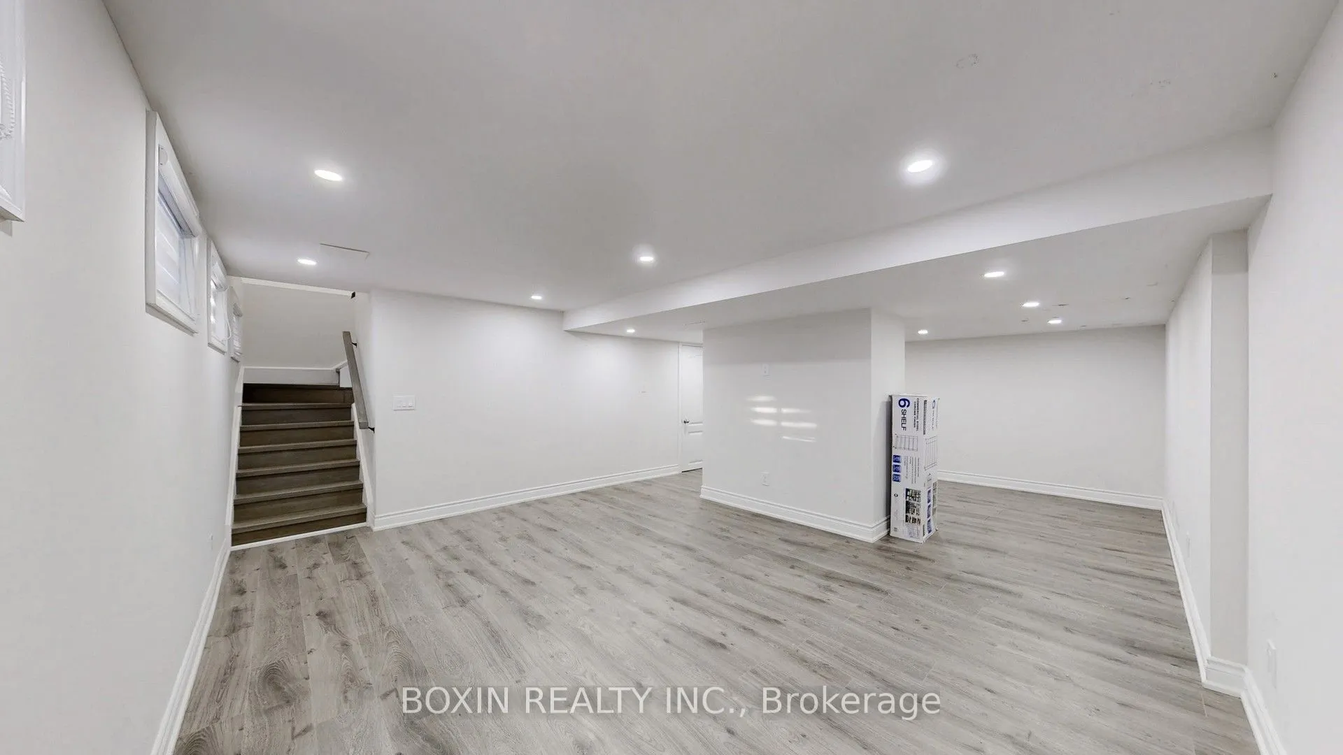 4845 North Service Road