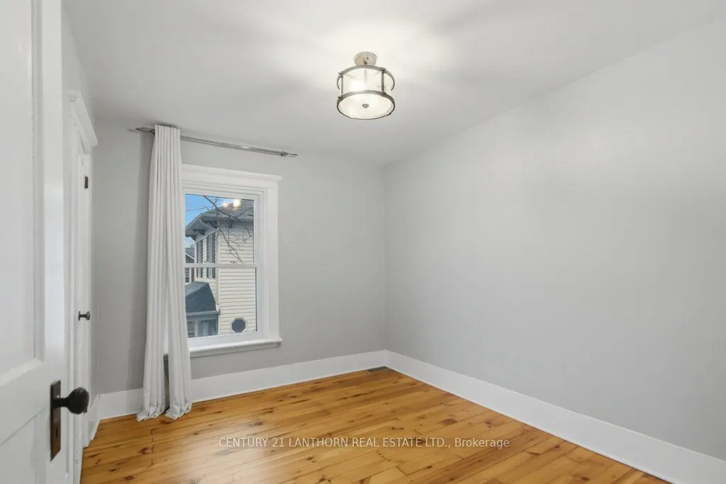 320 Grand Road
