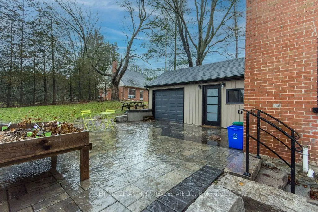 320 Grand Road