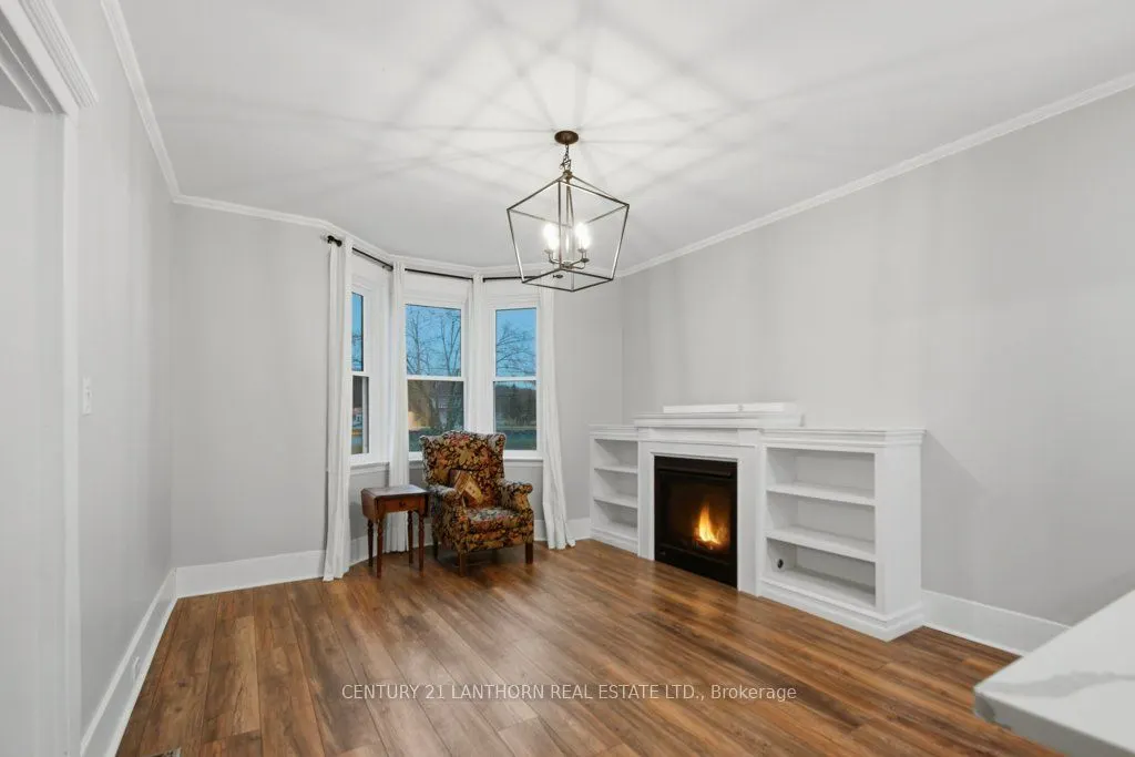 320 Grand Road