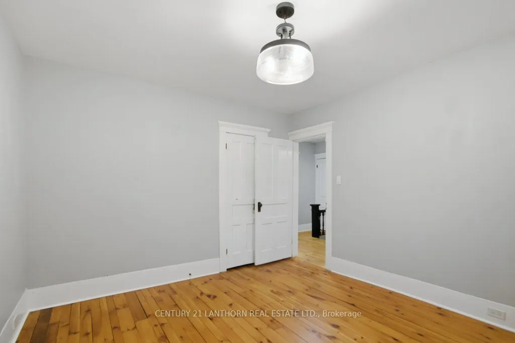 320 Grand Road
