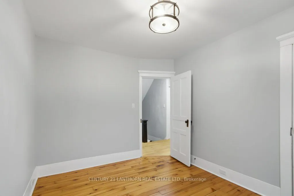 320 Grand Road