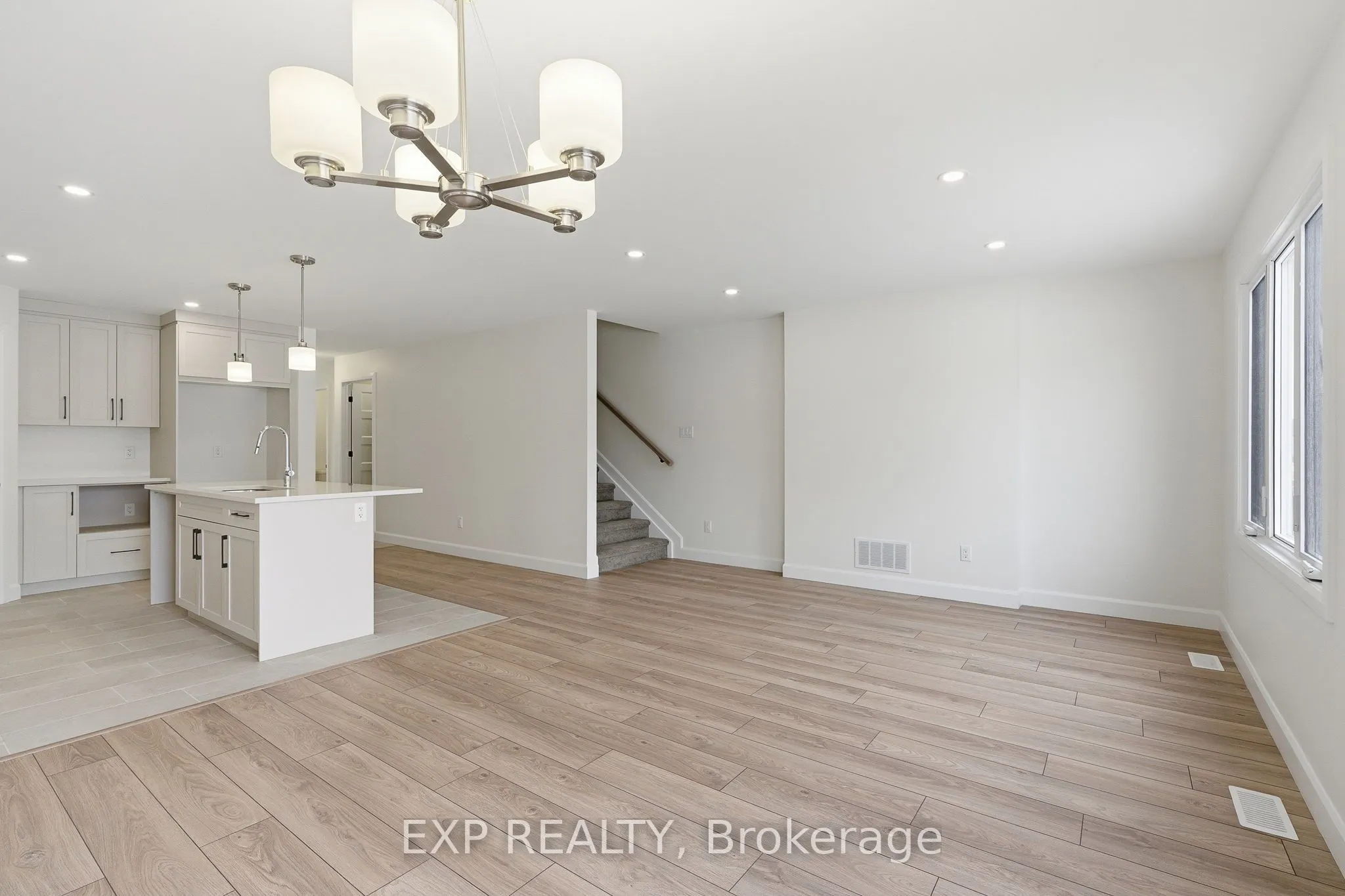 123 Lorie Street