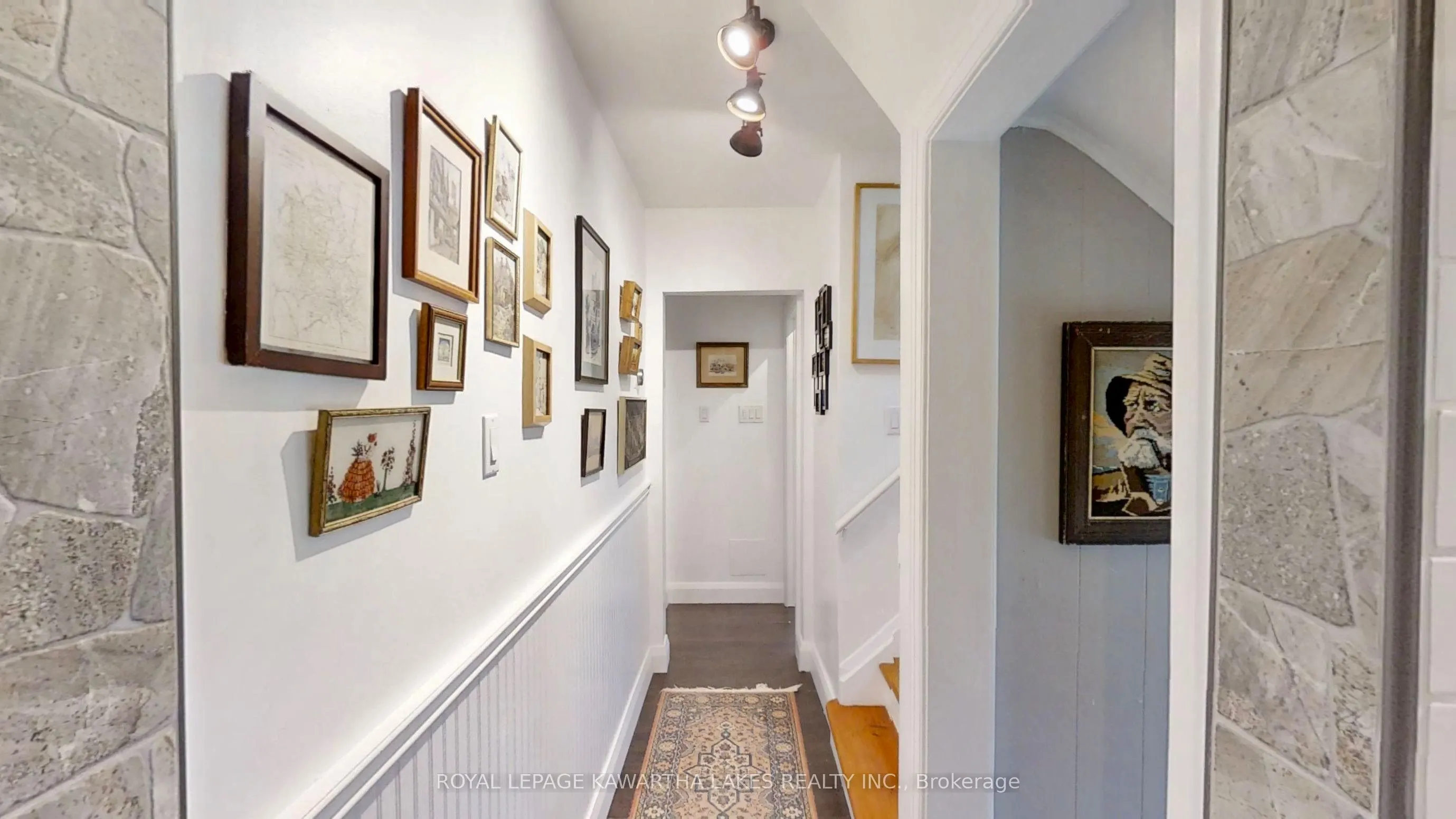 114 Colborne Street W