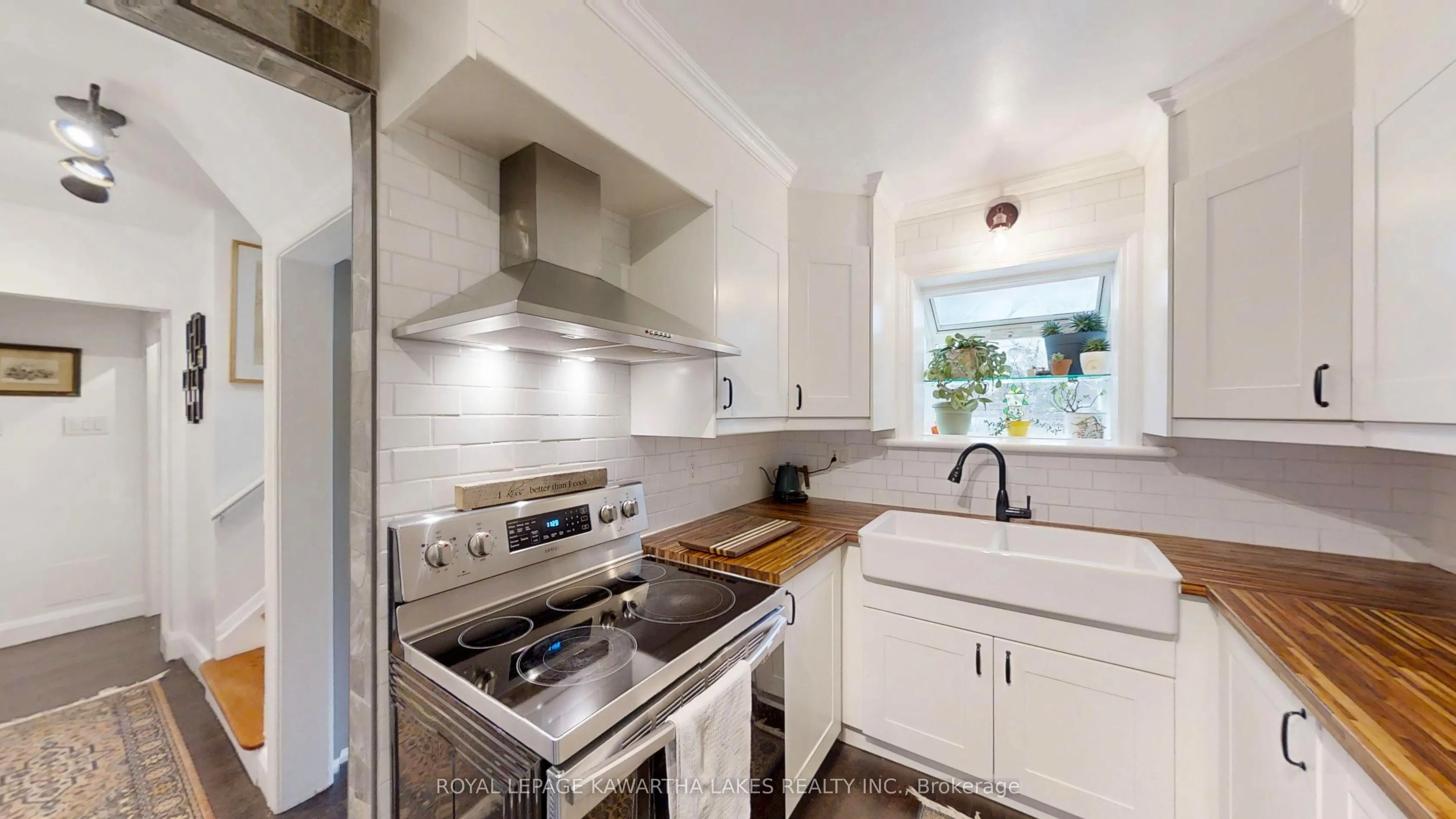 114 Colborne Street W