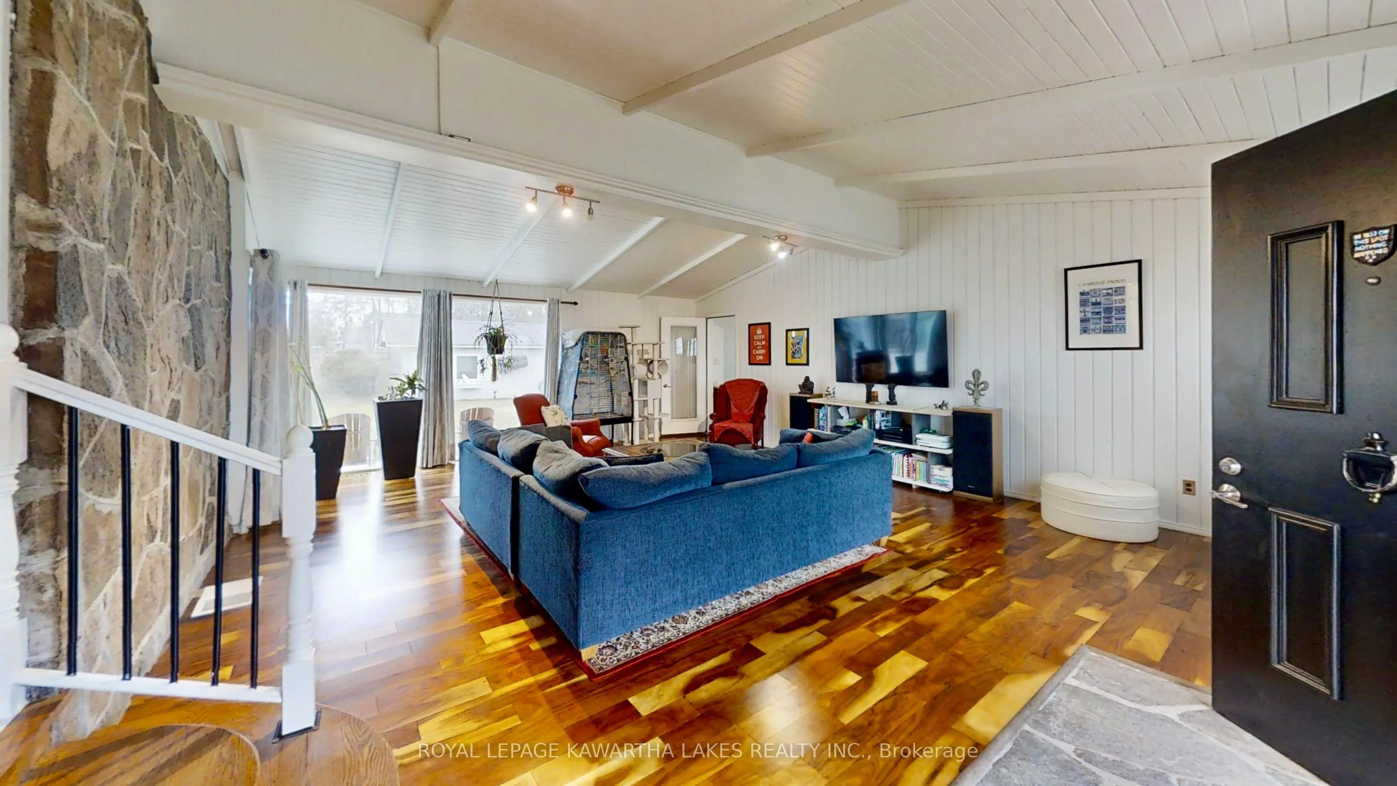 114 Colborne Street W