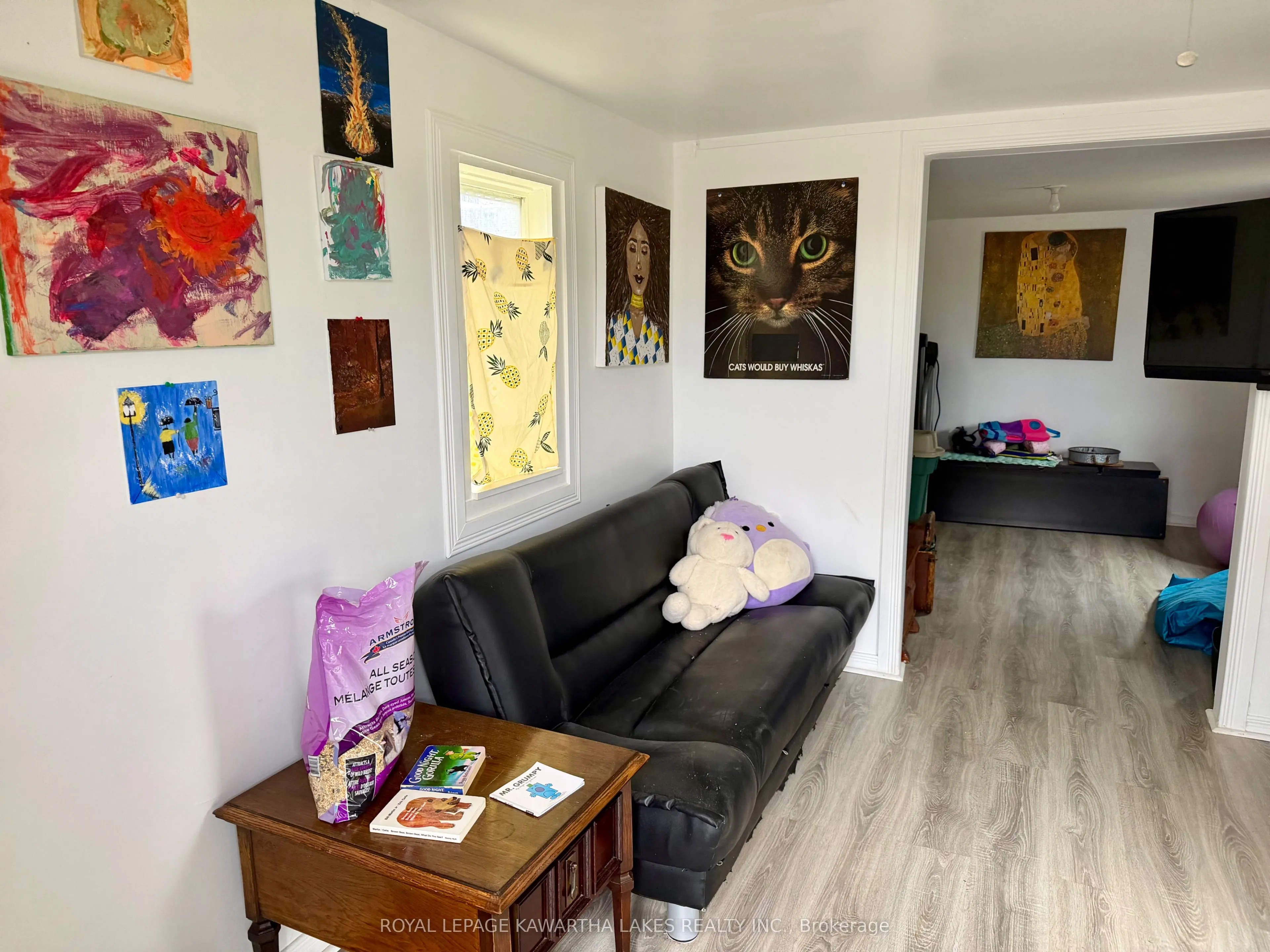 114 Colborne Street W