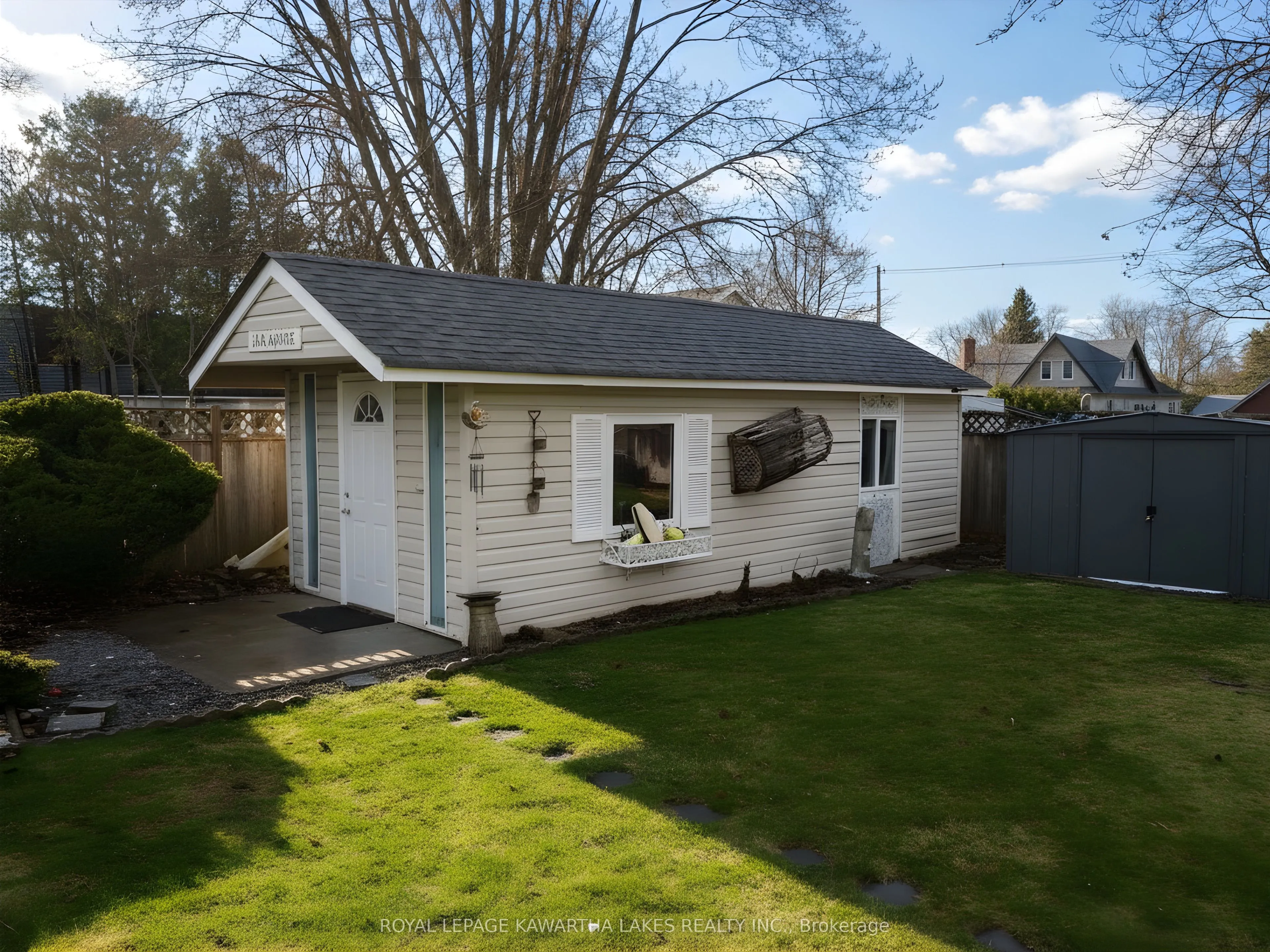 114 Colborne Street W