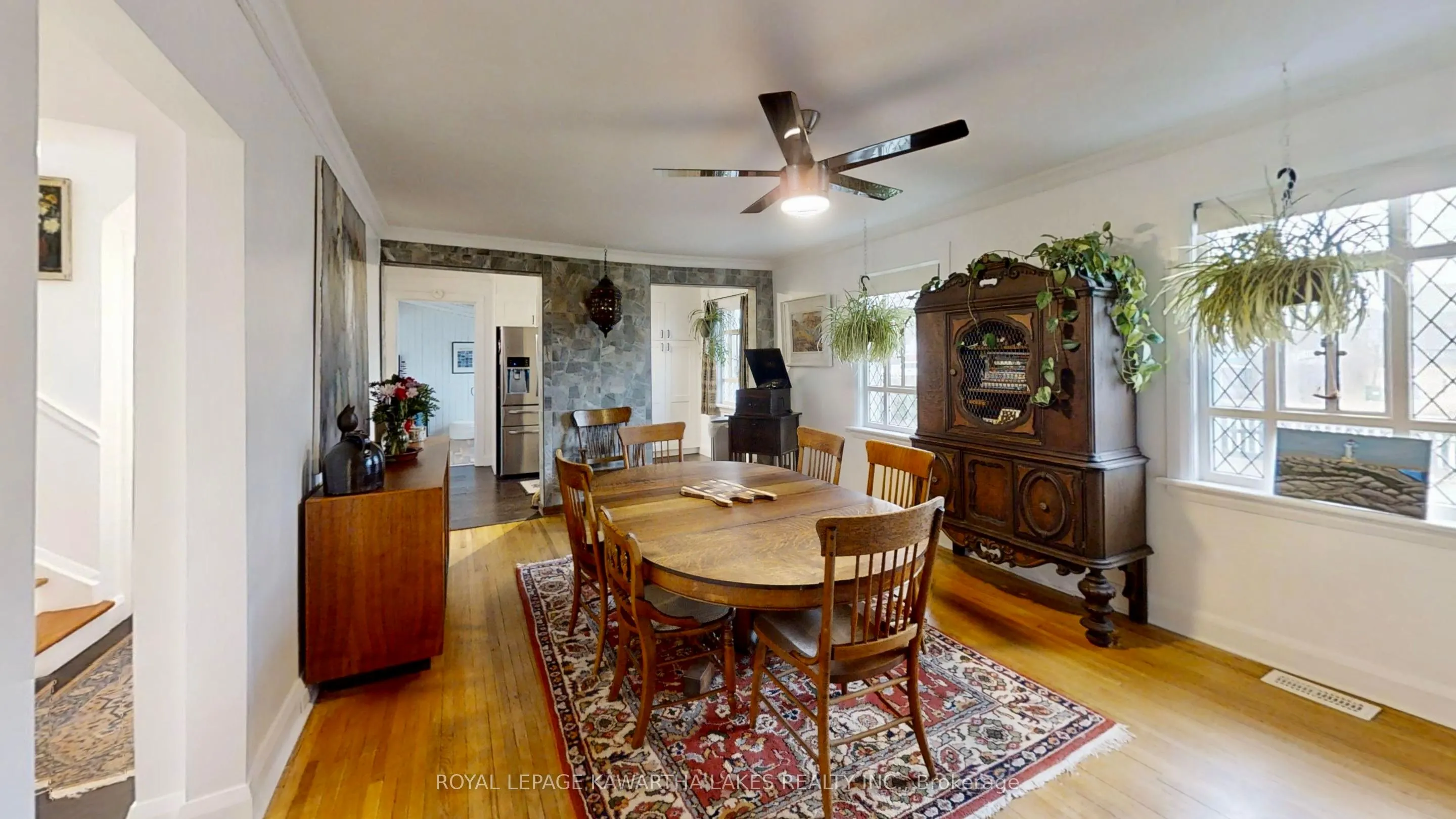 114 Colborne Street W