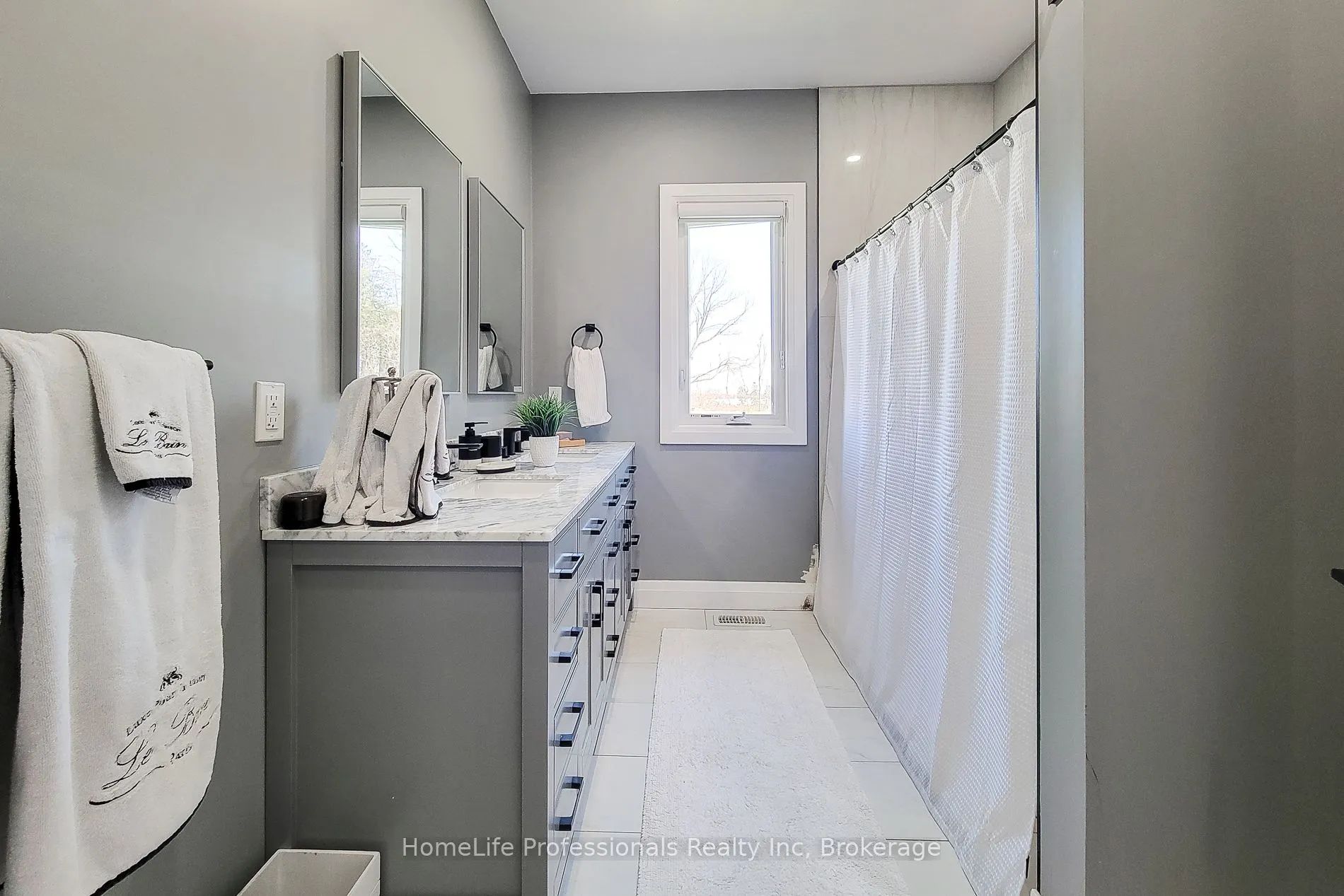 1266 Colborne Street W