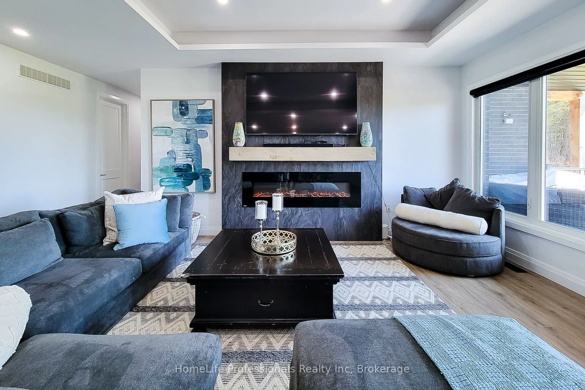 1266 Colborne Street W