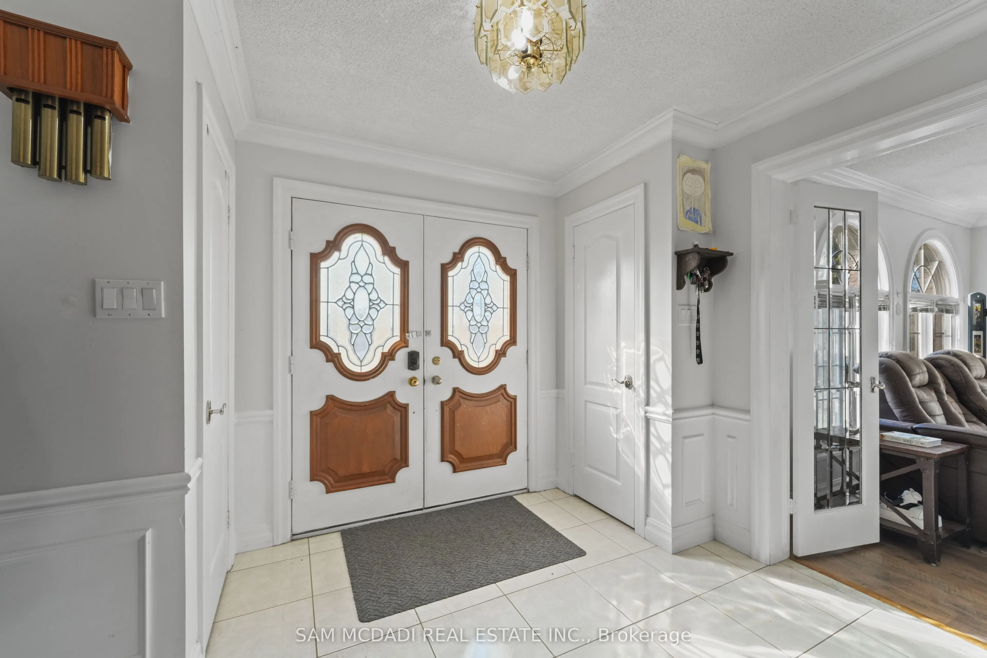 225 Park Road S
