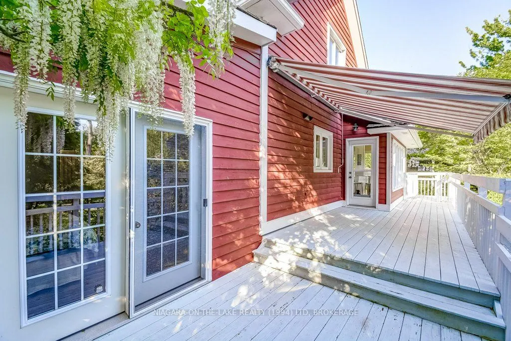 12 CENTRE Street