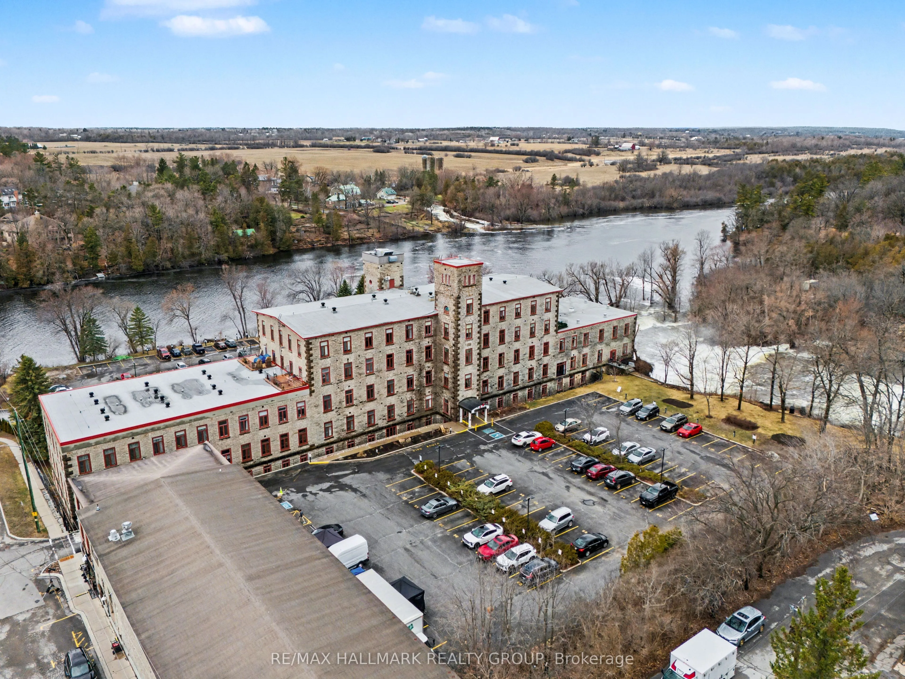 1 Rosamond Street E #206