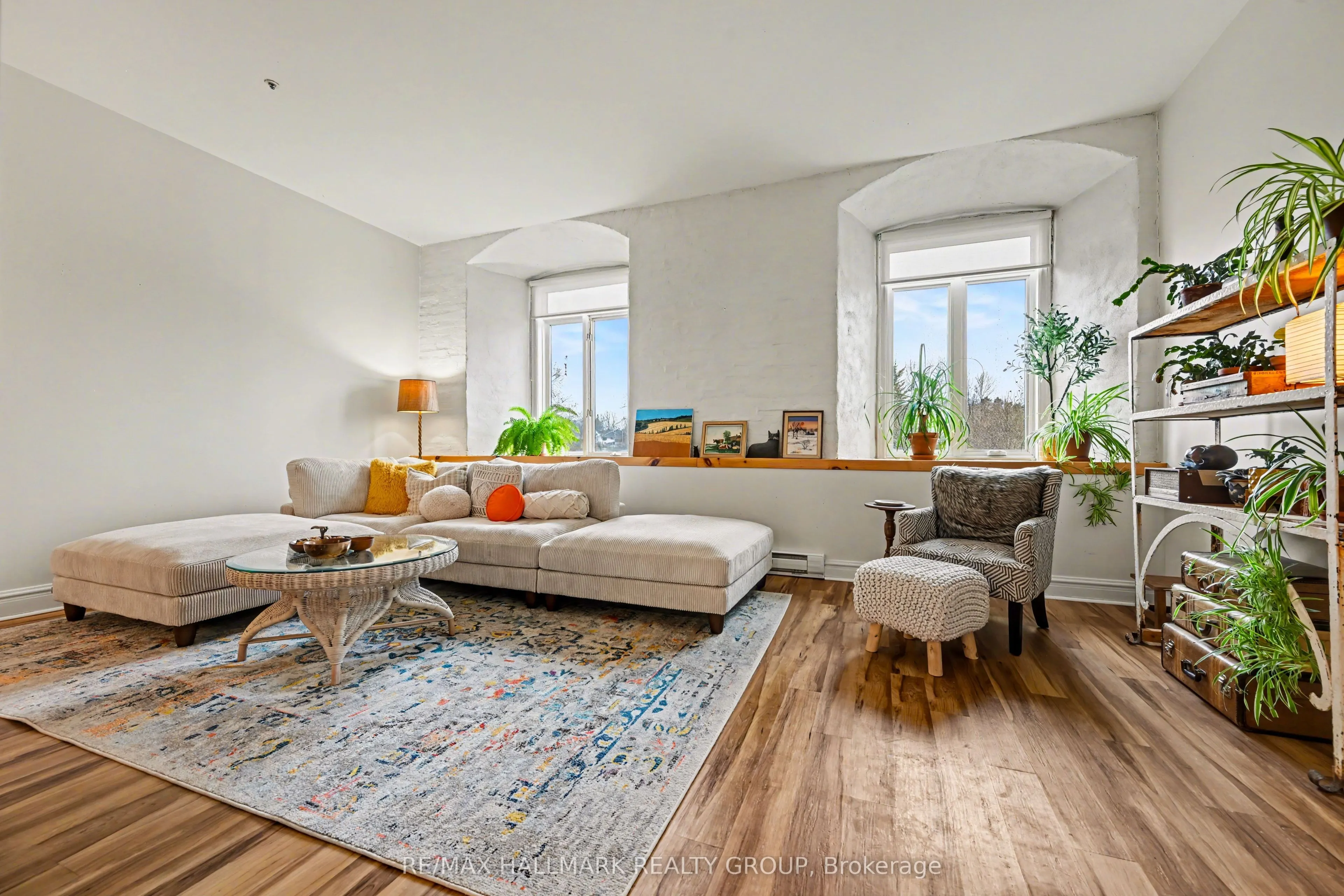 1 Rosamond Street E #206