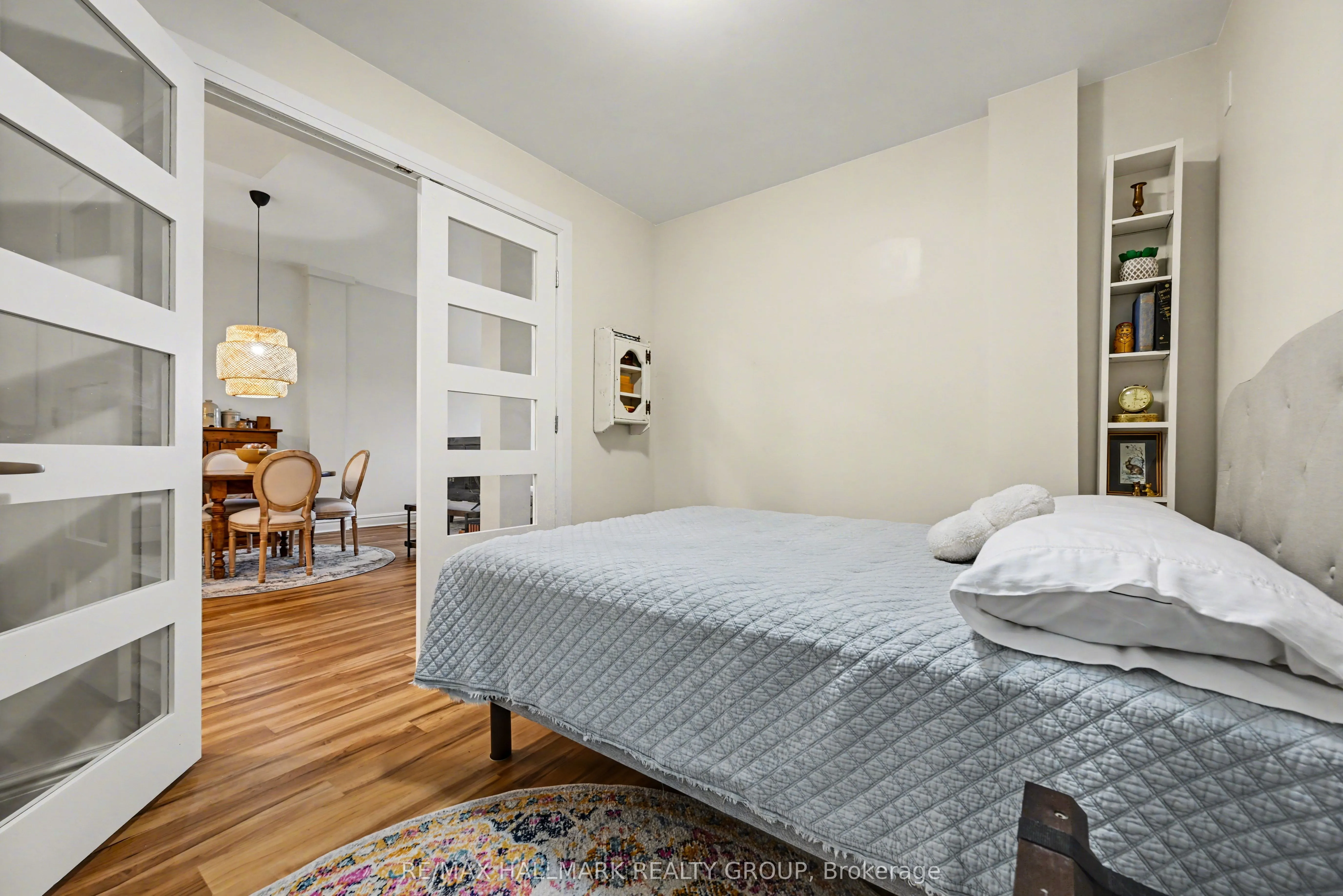 1 Rosamond Street E #206