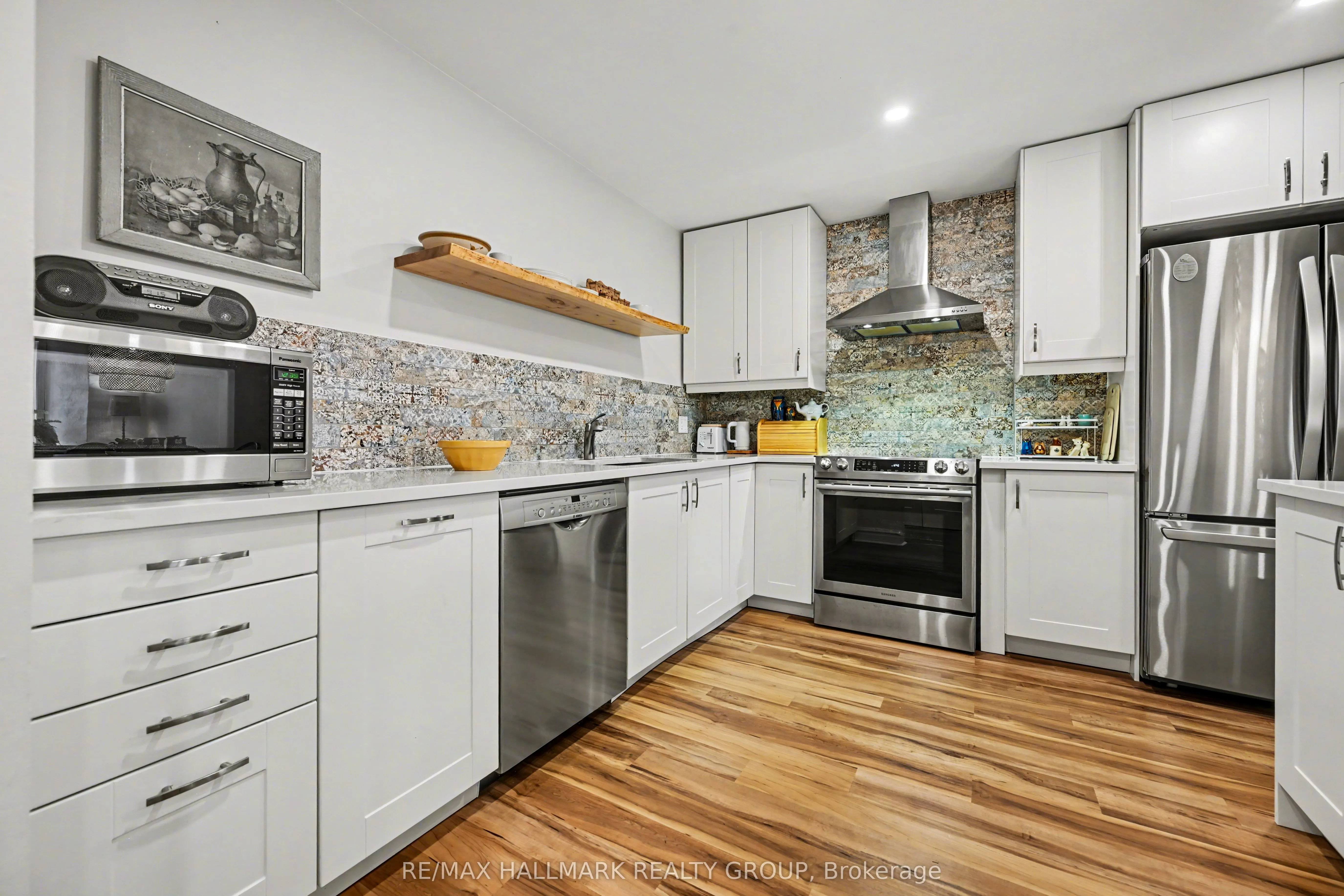 1 Rosamond Street E #206