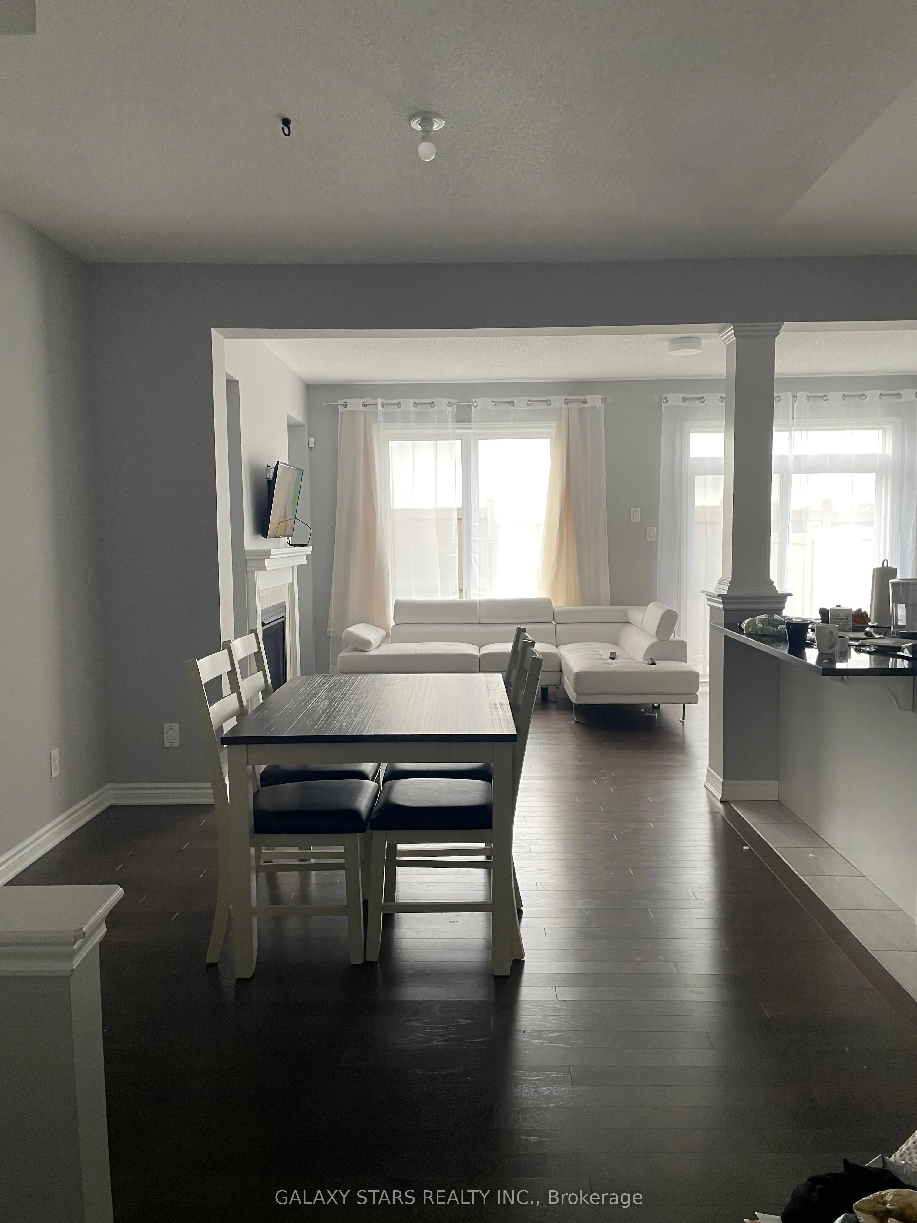 327 Aphelion Crescent