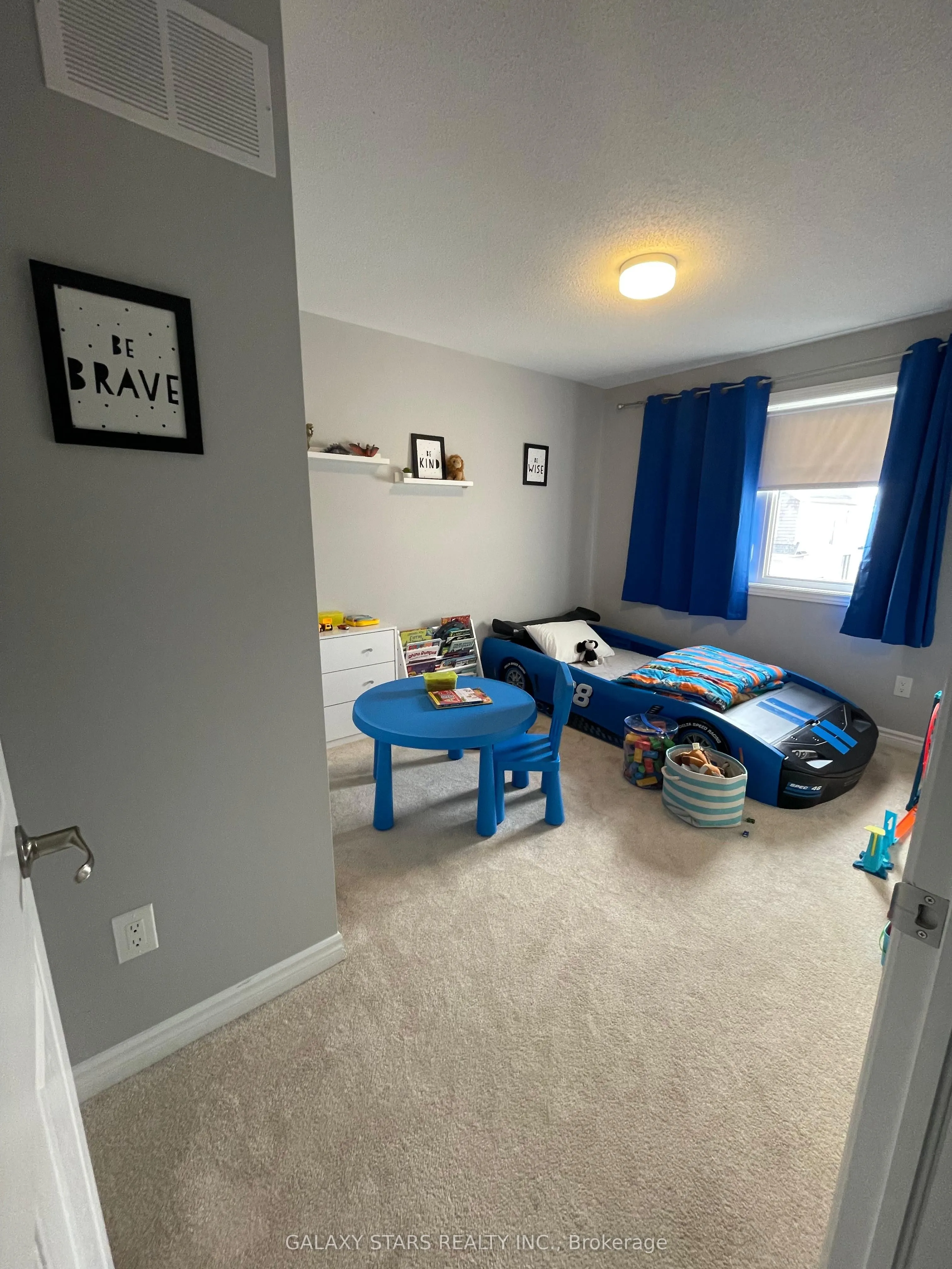 327 Aphelion Crescent