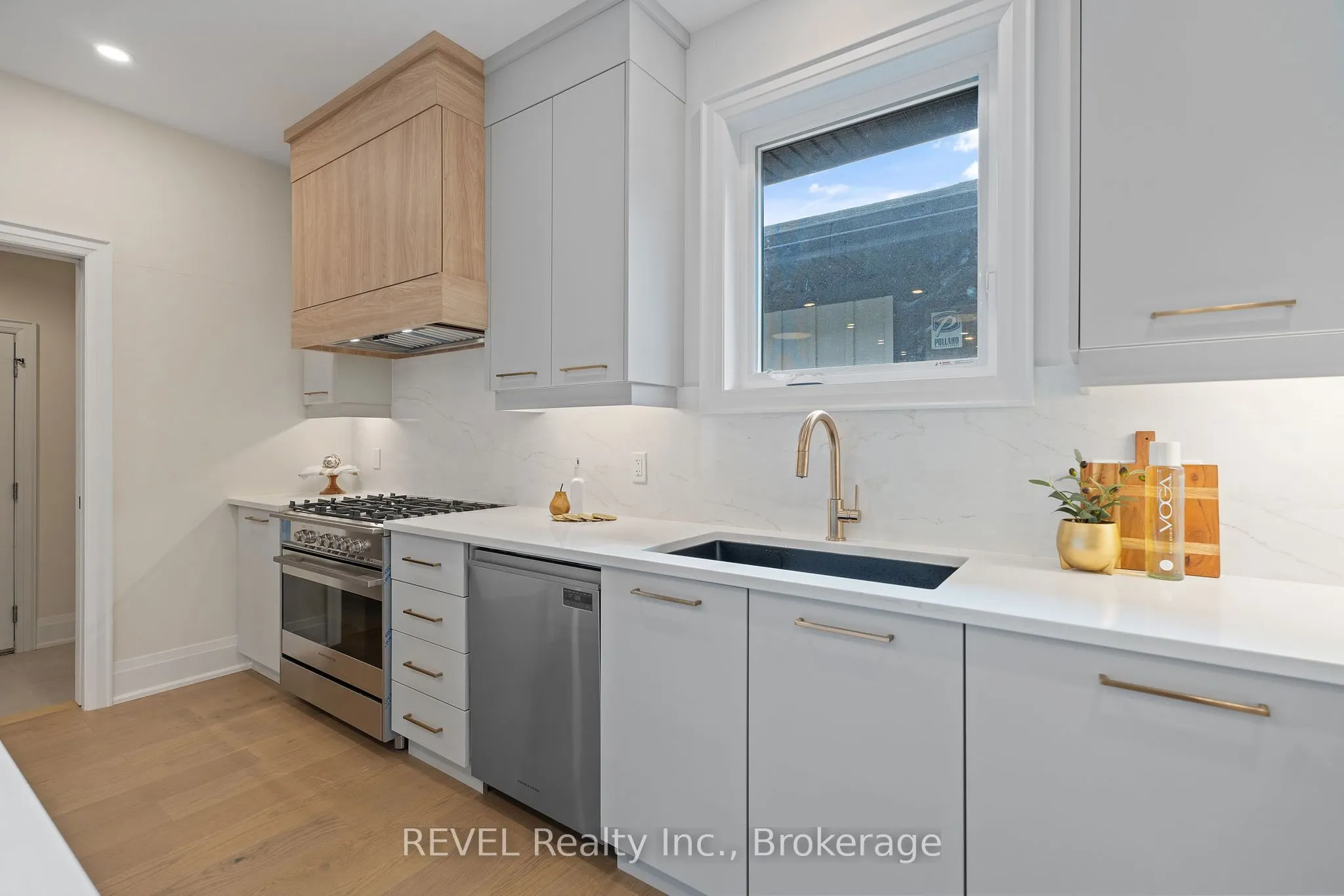 11 Accursi Crescent