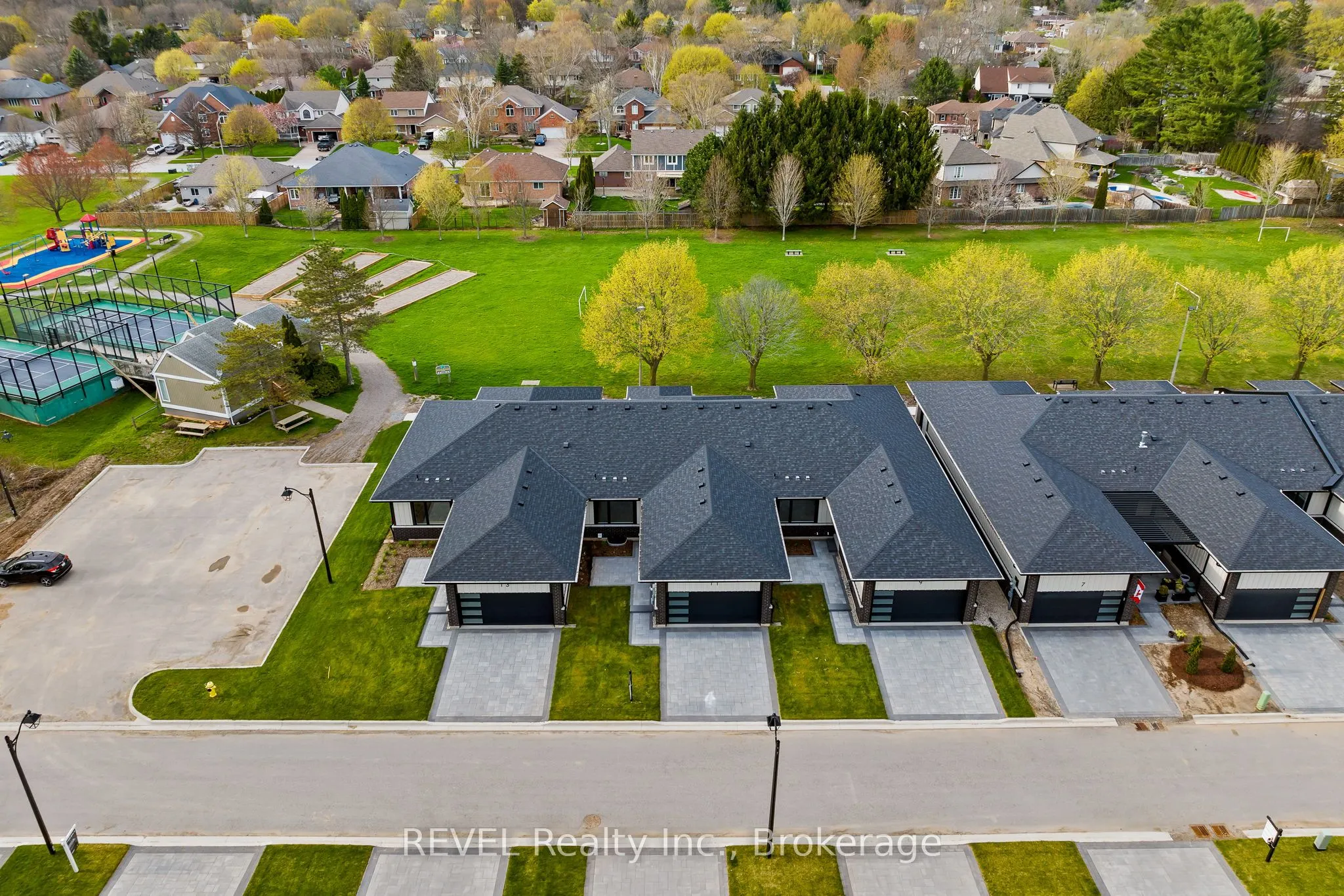 11 Accursi Crescent