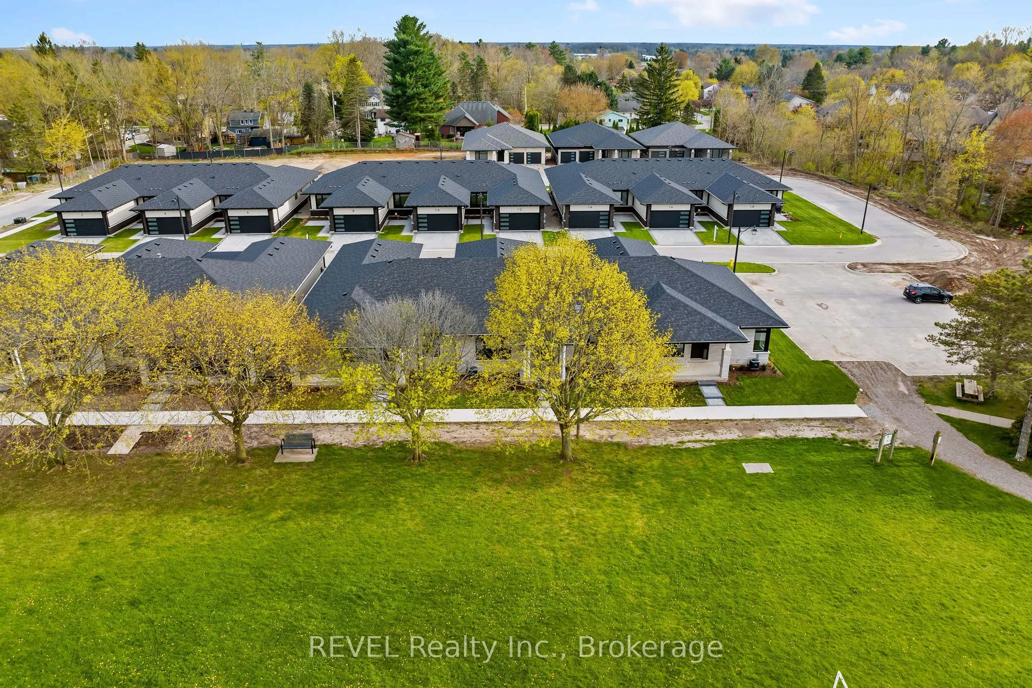 11 Accursi Crescent