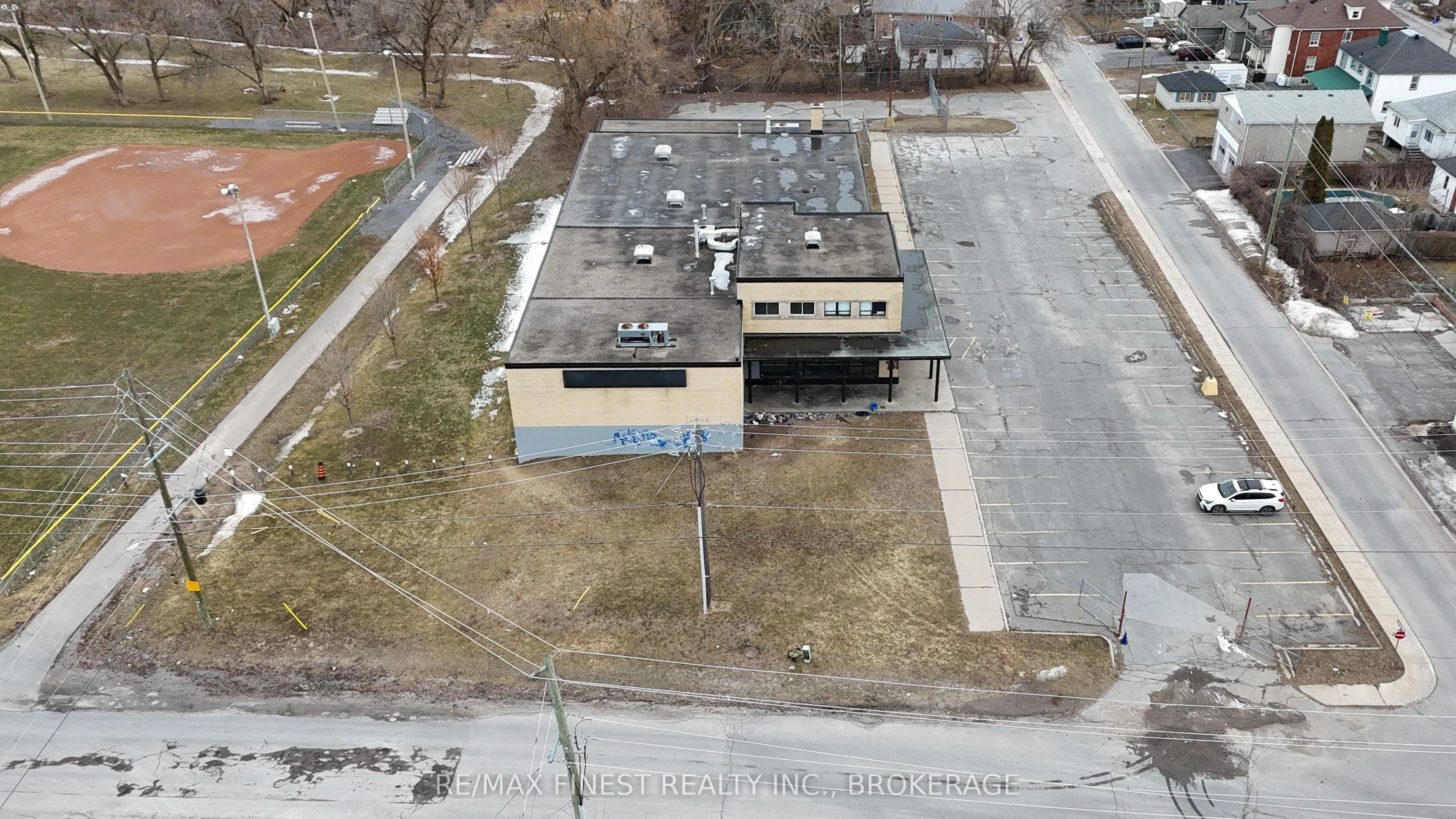 121 Cataraqui Street
