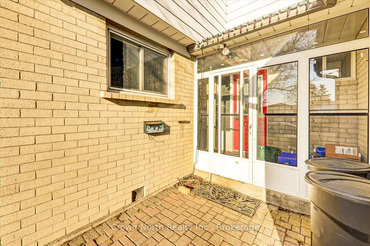 60 Pochon Avenue