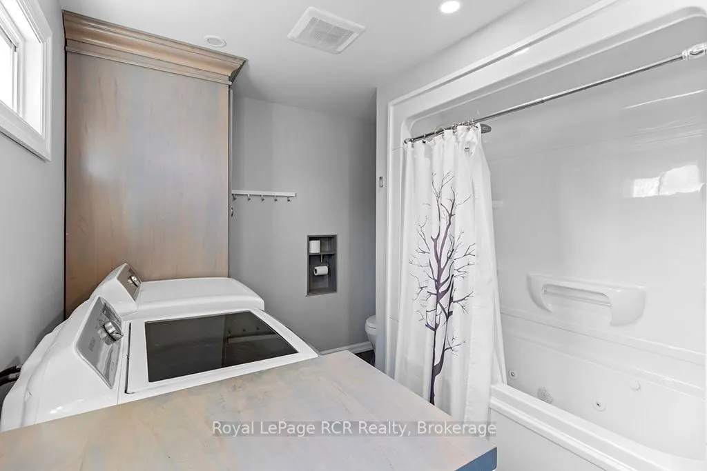 144 LOUCKS Lane