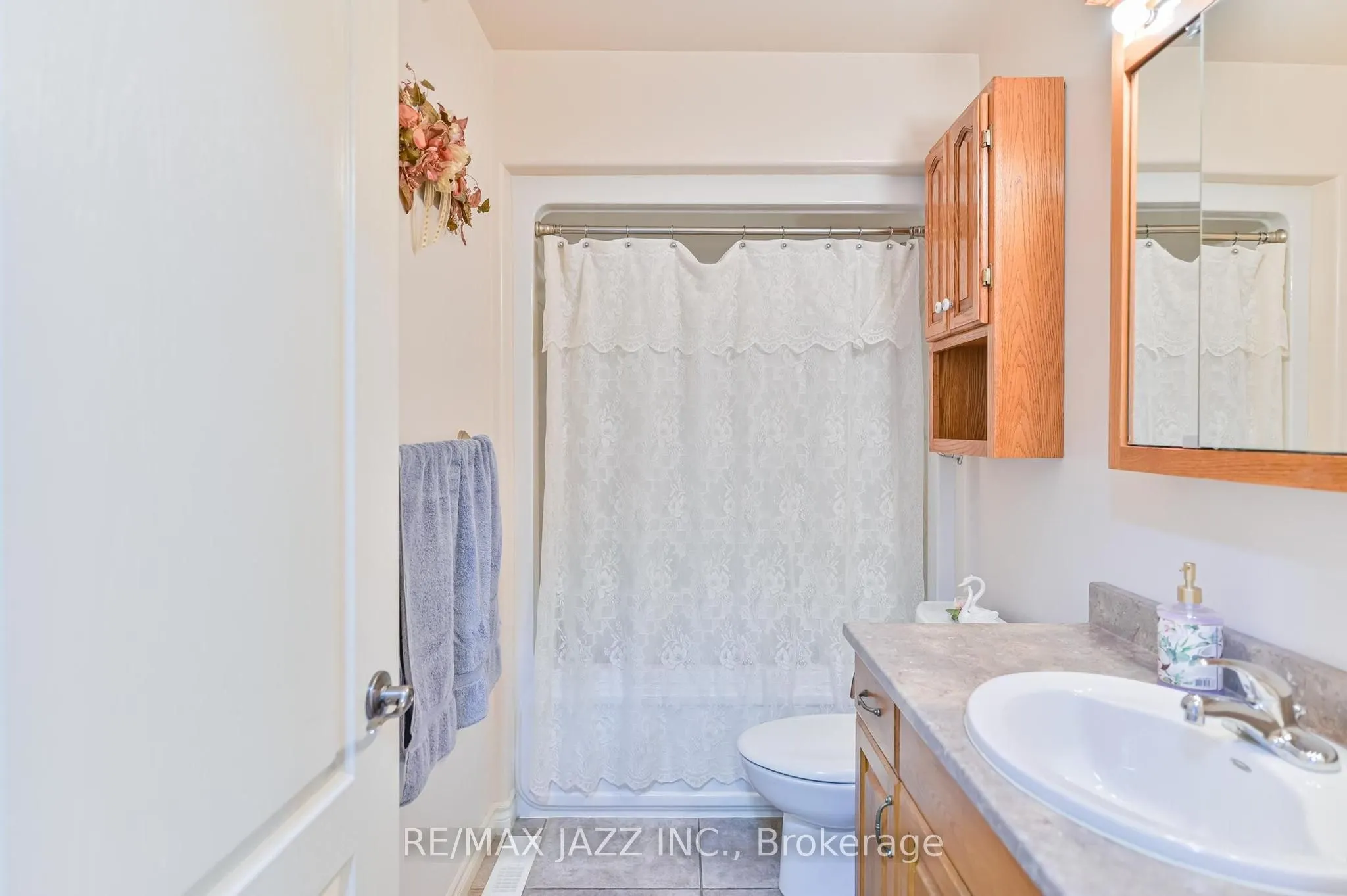 33 Ashwood Crescent